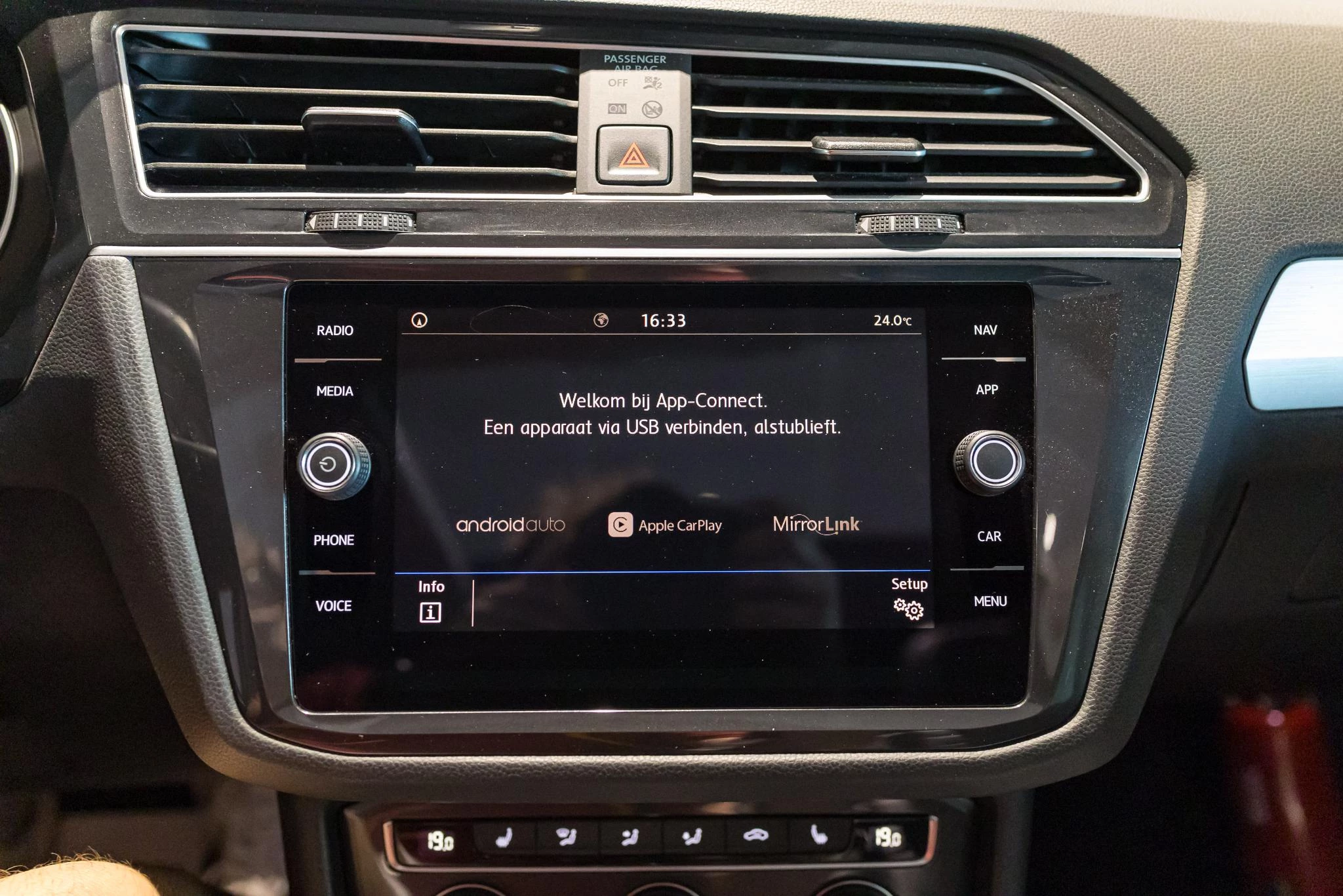 Volkswagen Tiguan 1.5 TSI DSG | Pano Dak | Carplay | ACC | Zetelverw