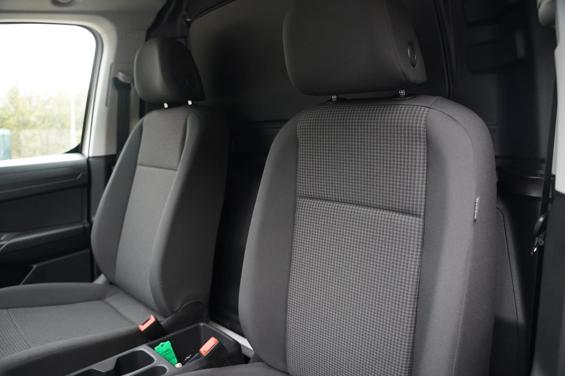 Volkswagen-Caddy-image-7