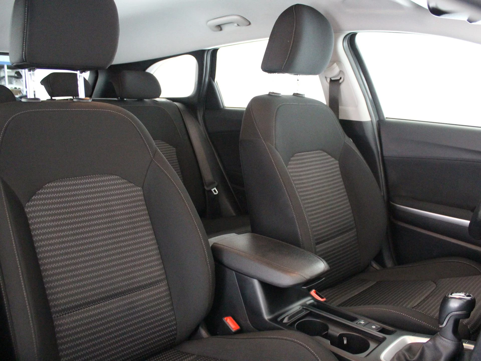 Kia-Ceed Sportswagon-image-12