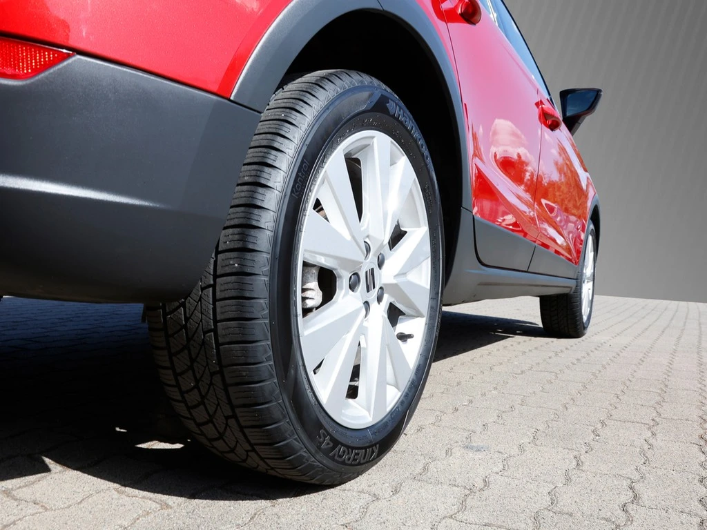 SEAT-Arona-image-4
