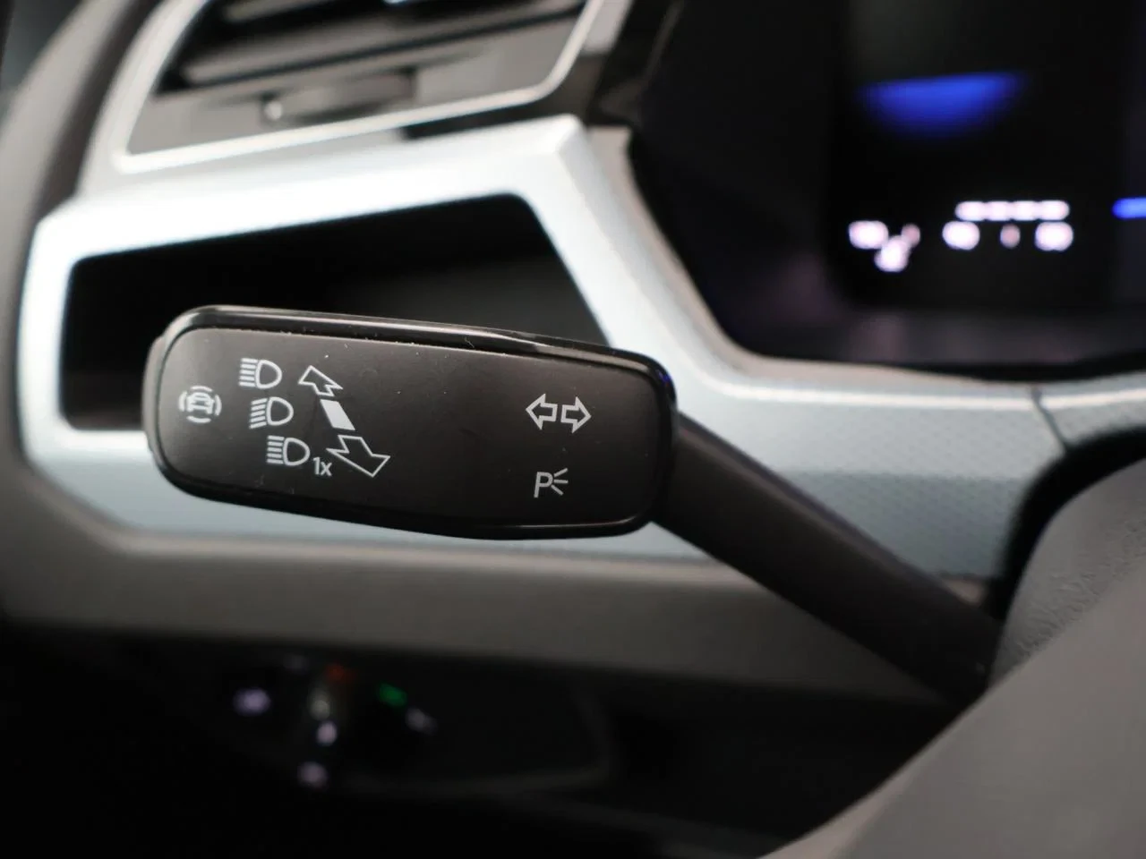 Volkswagen-Touran-image-18