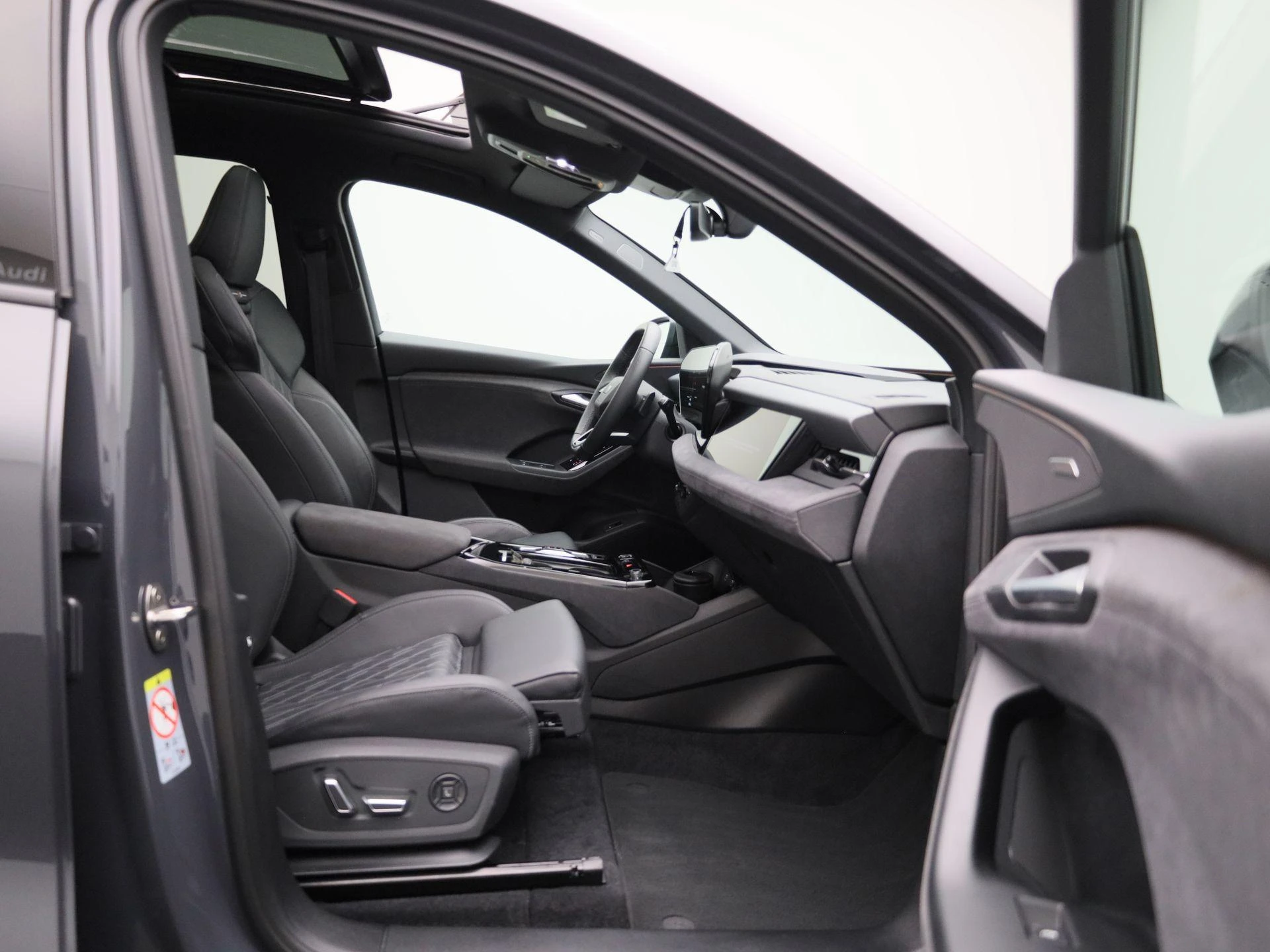 Audi-Q6 e-tron-image-51