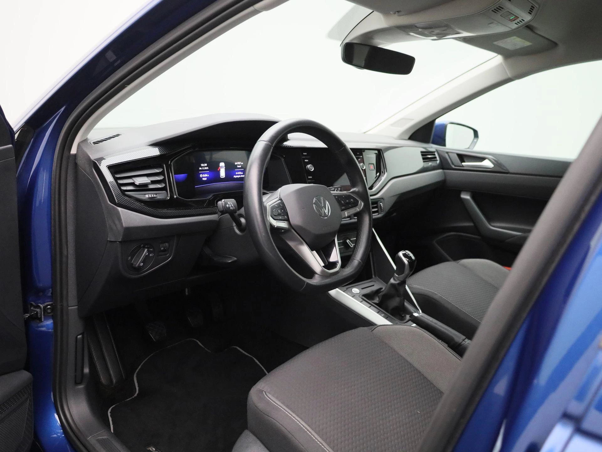 Volkswagen-Polo-image-26