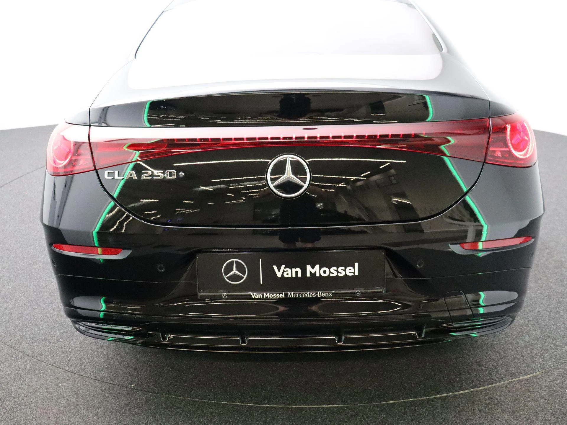 Mercedes-Benz-CLA-image-24