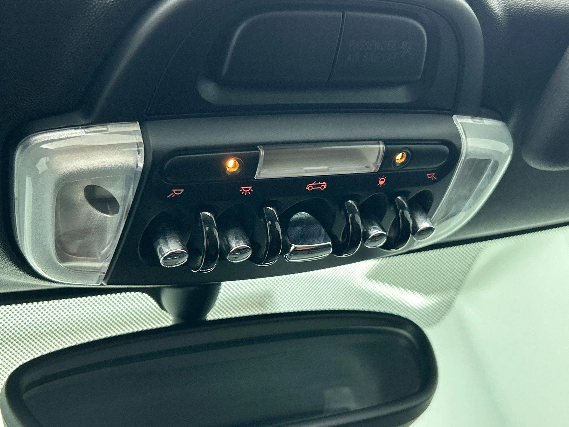 MINI-Cooper Cabrio-image-17