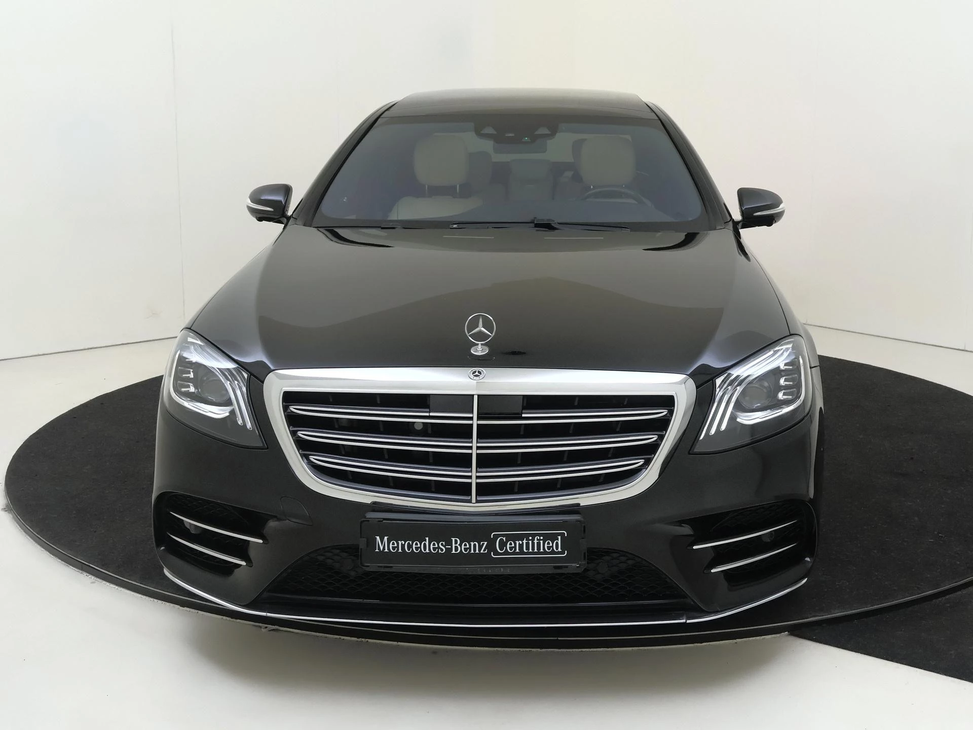 Mercedes-Benz-S-Klasse-image-7