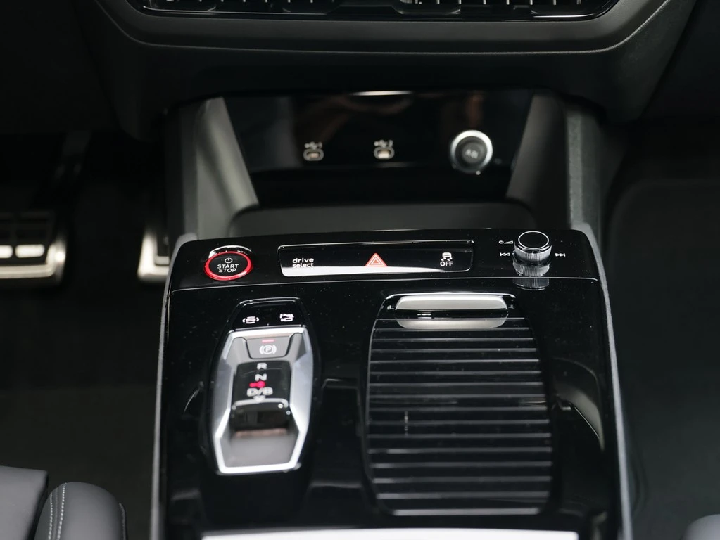 Audi-S6 Avant e-tron-image-13