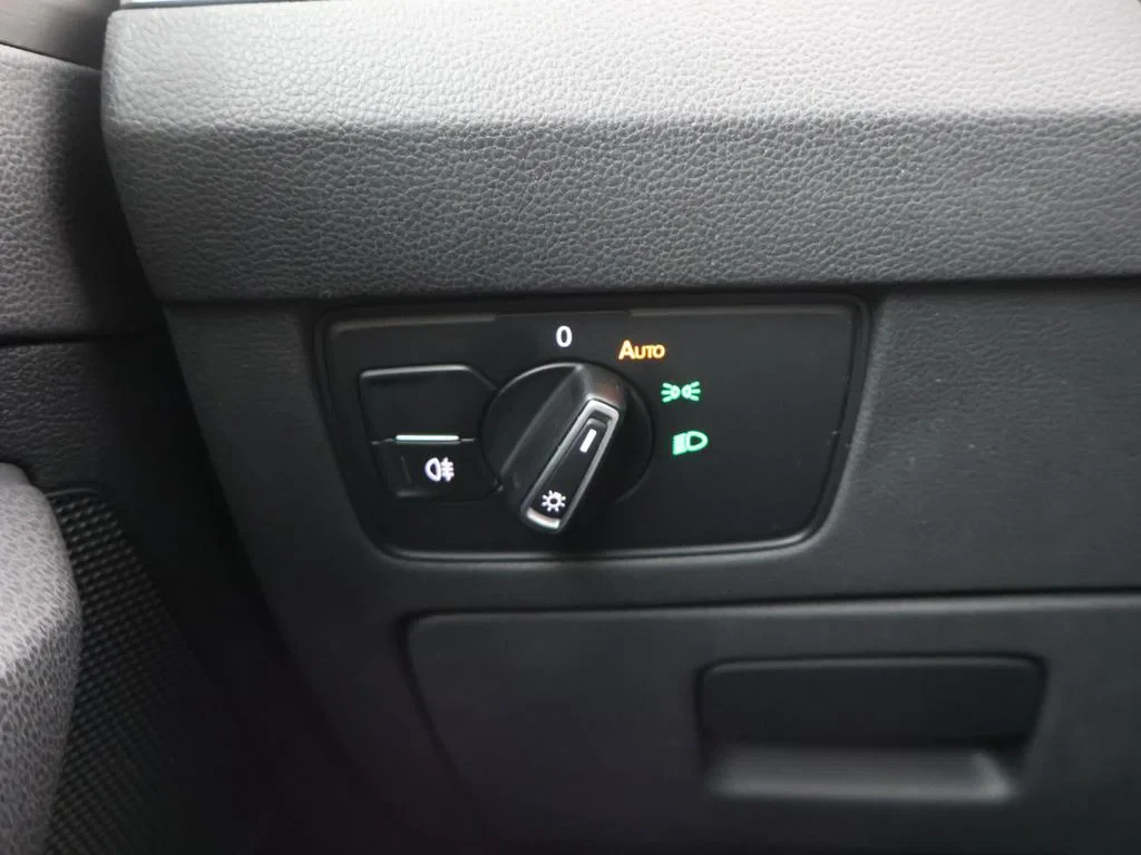Volkswagen-Passat-image-24