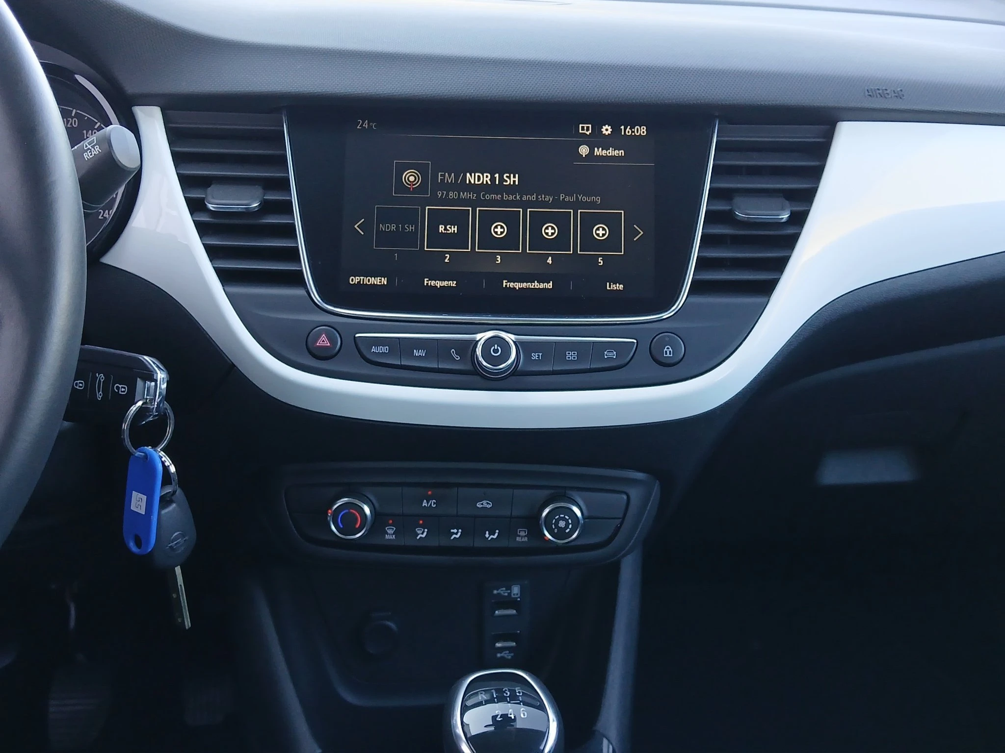 Opel-Crossland X-image-14