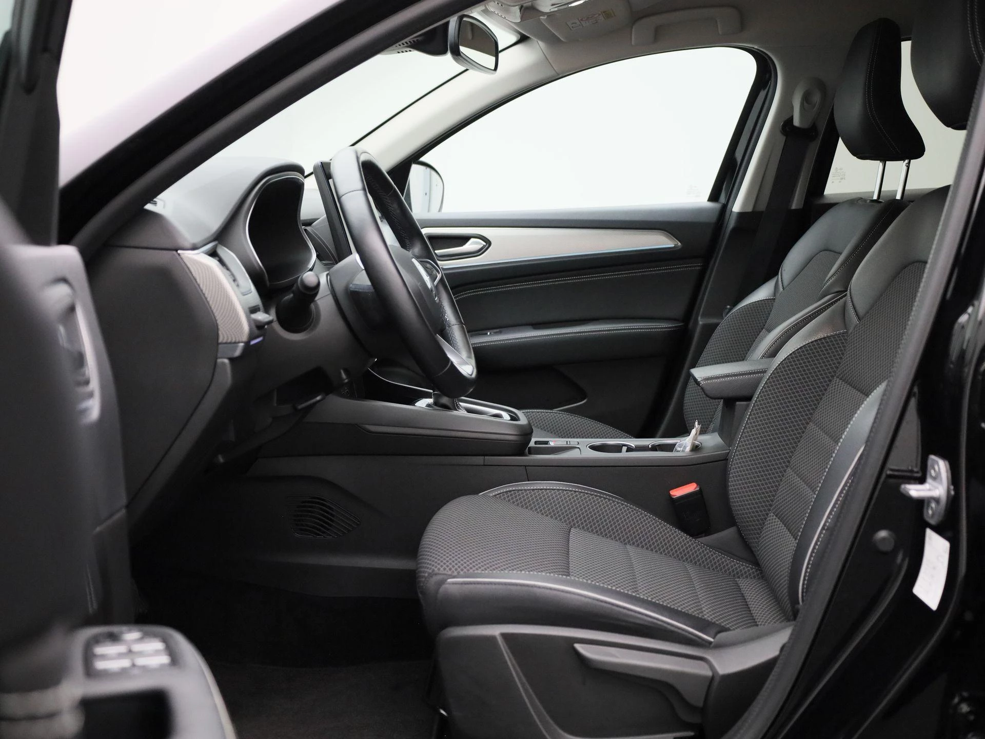 Renault-Arkana-image-10