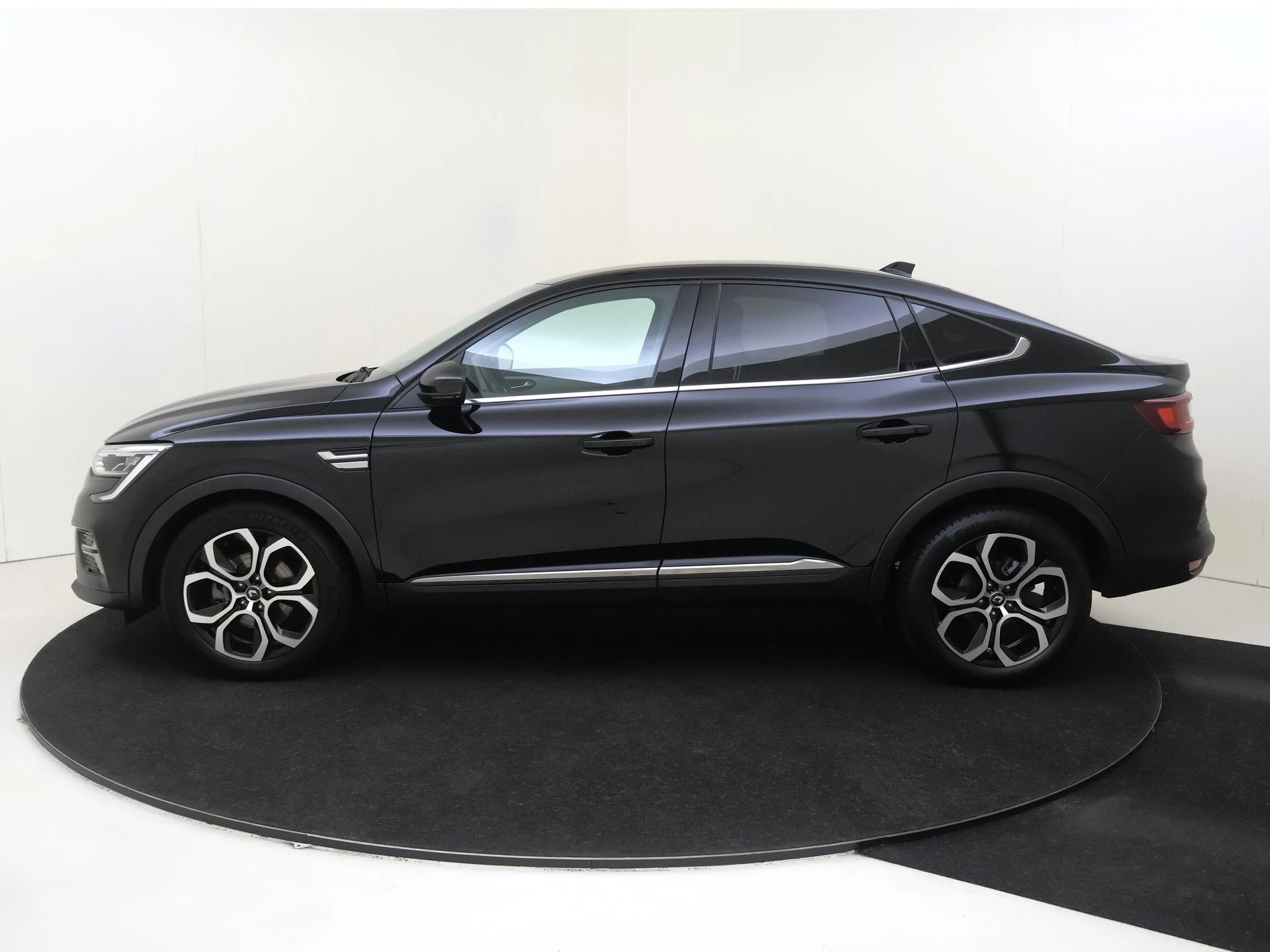 Renault-Arkana-image-7