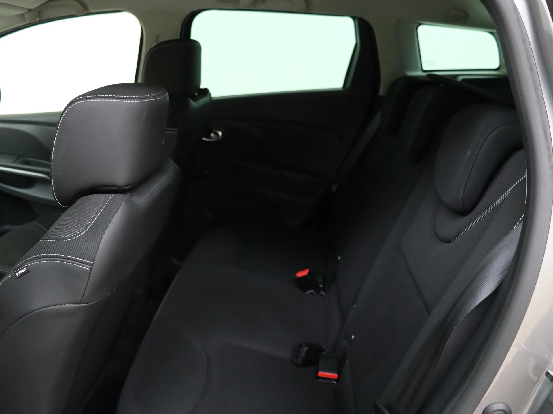 Renault-Clio-image-15