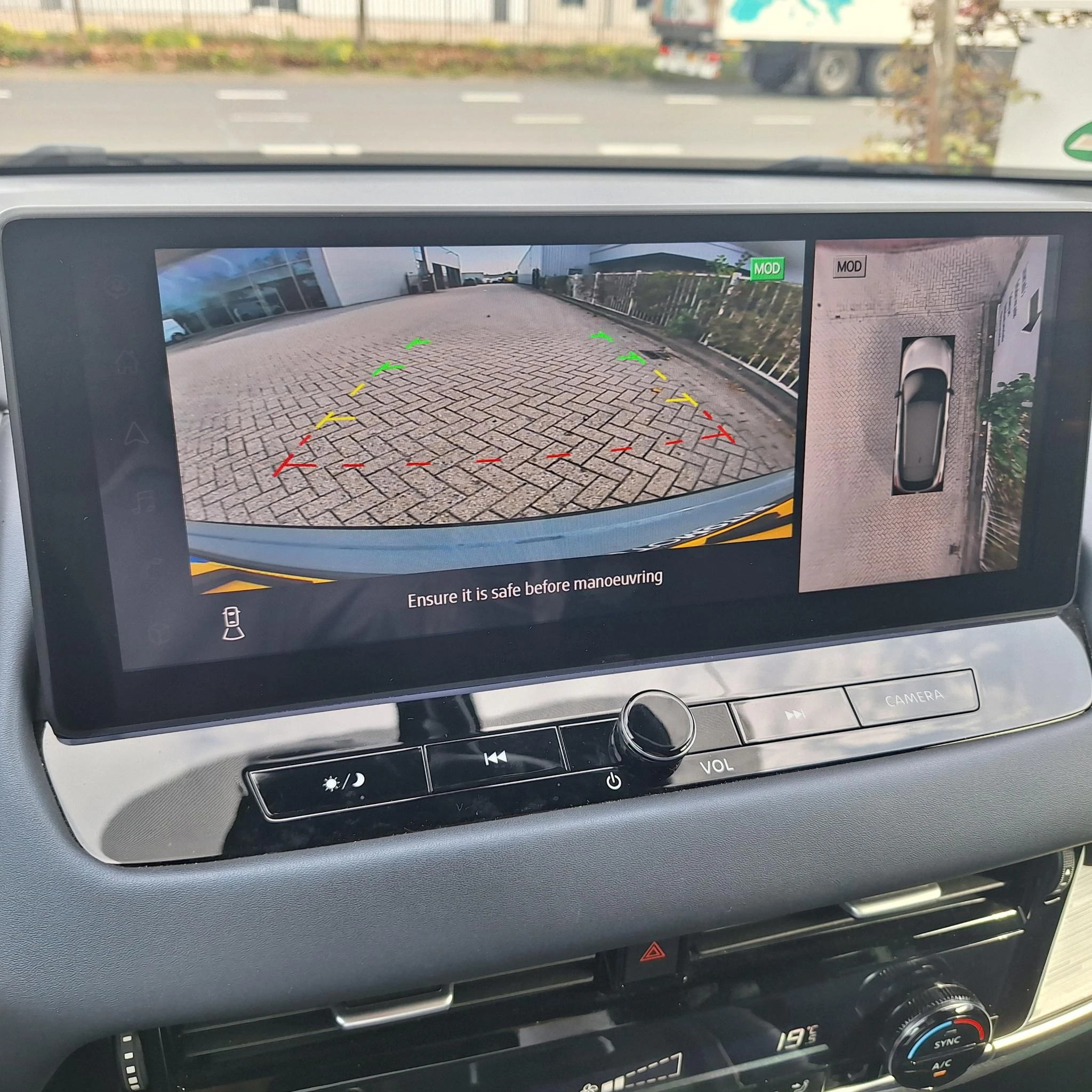 Nissan-QASHQAI-image-21