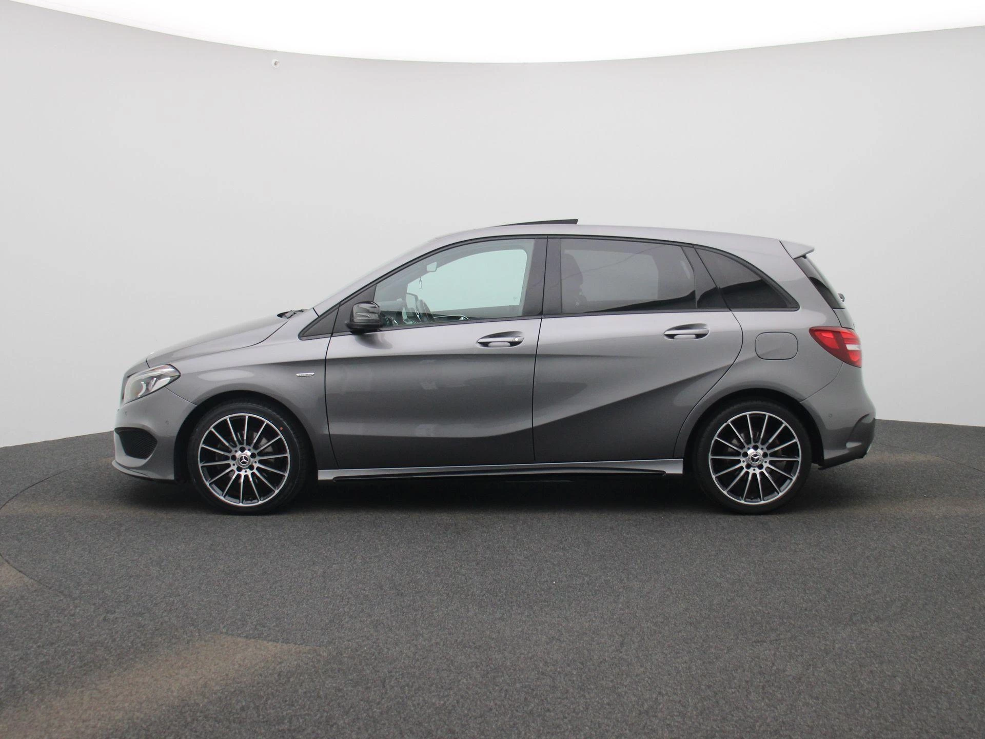 Mercedes-Benz-B-Klasse-image-3