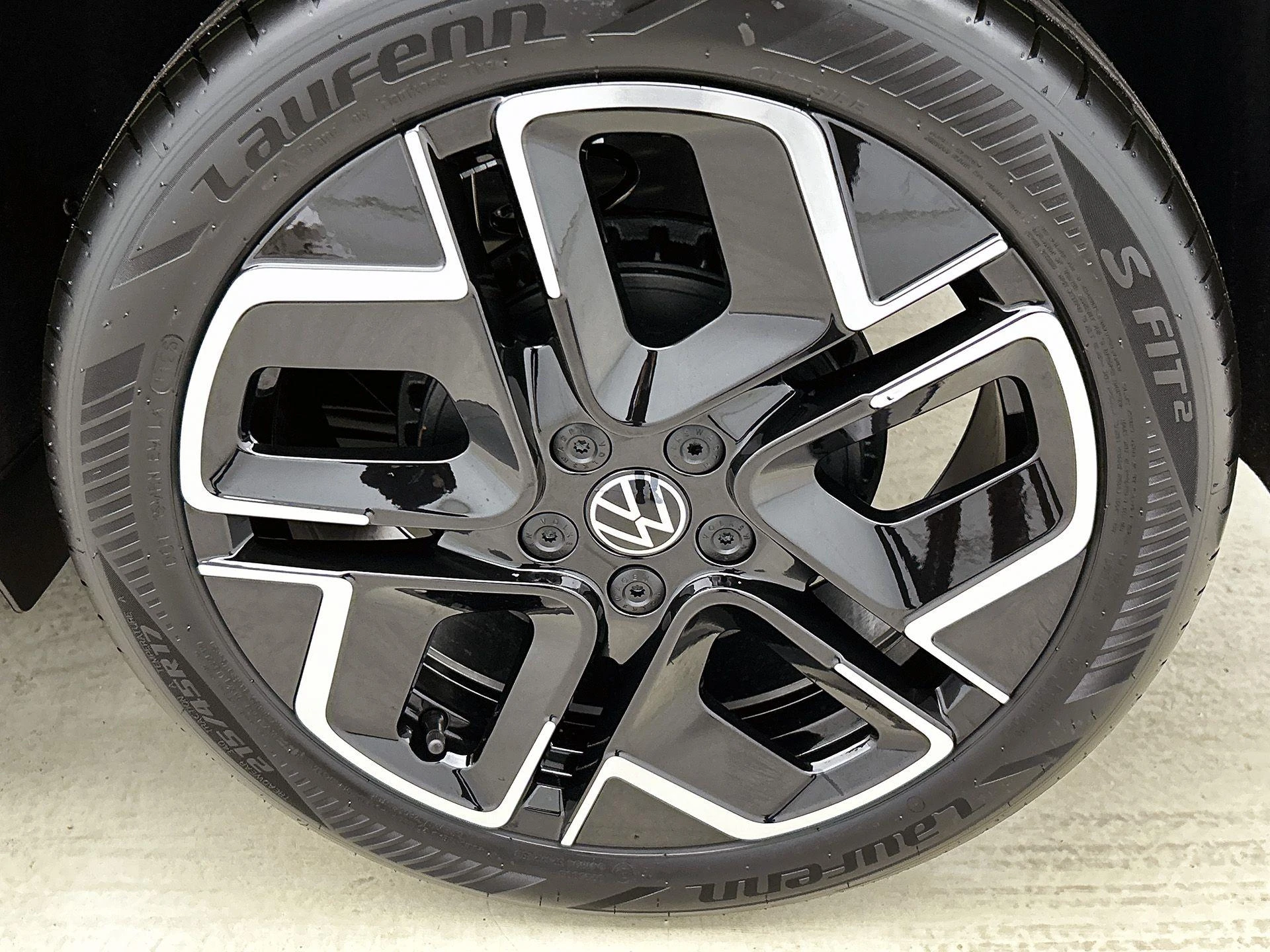 Volkswagen-Polo-image-33
