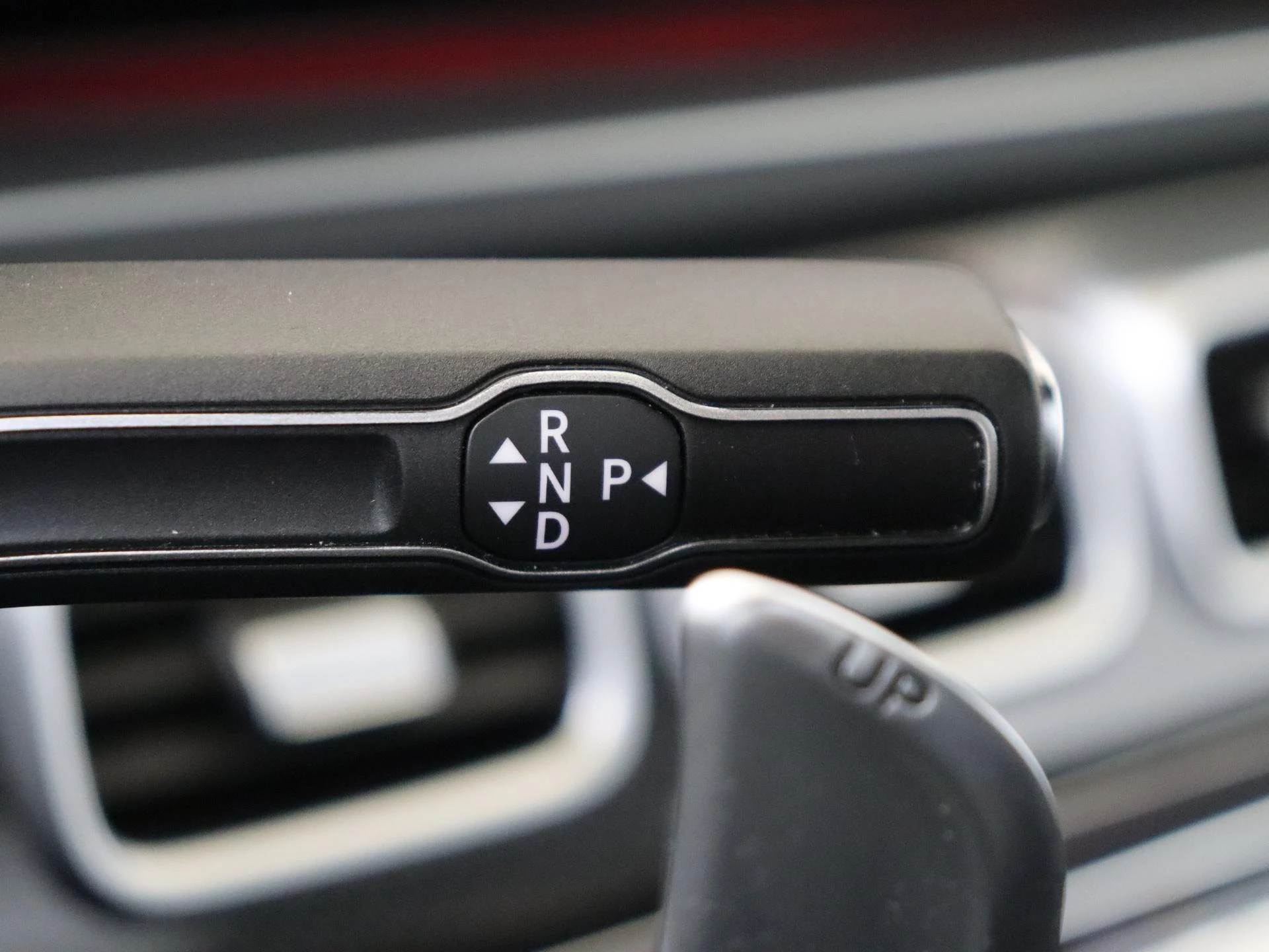Mercedes-Benz-GLE-image-21