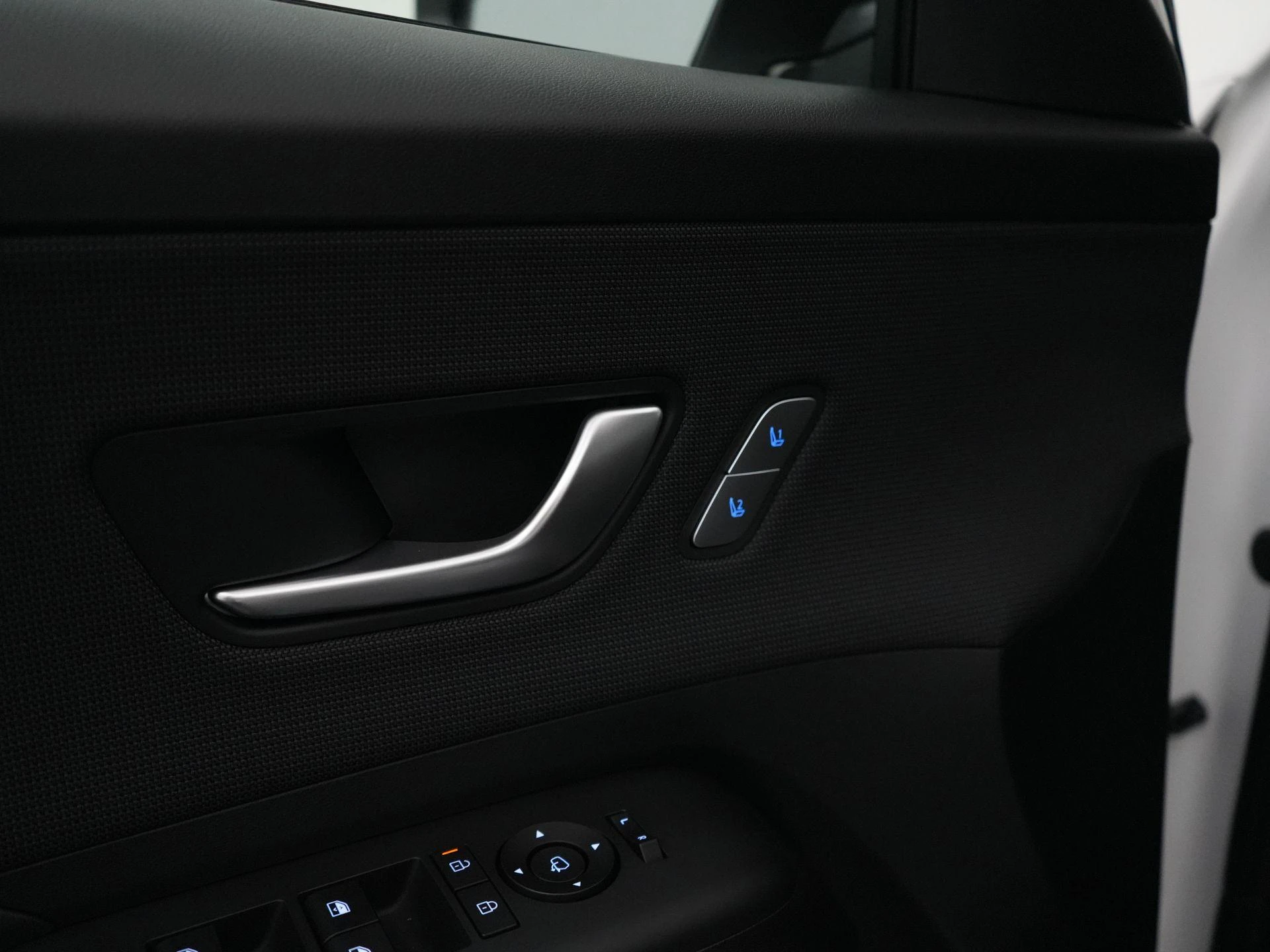 Hyundai-Kona-image-33