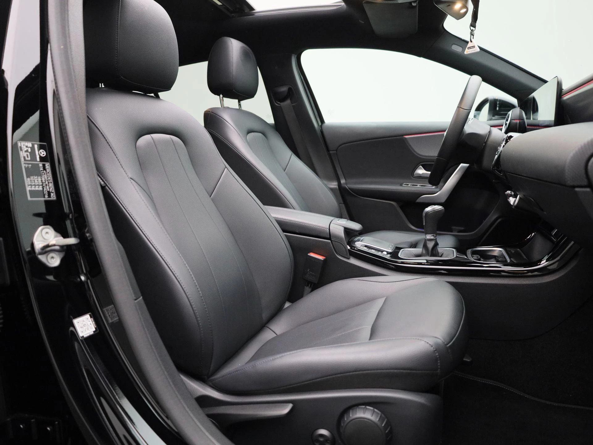 Mercedes-Benz-A-Klasse-image-31