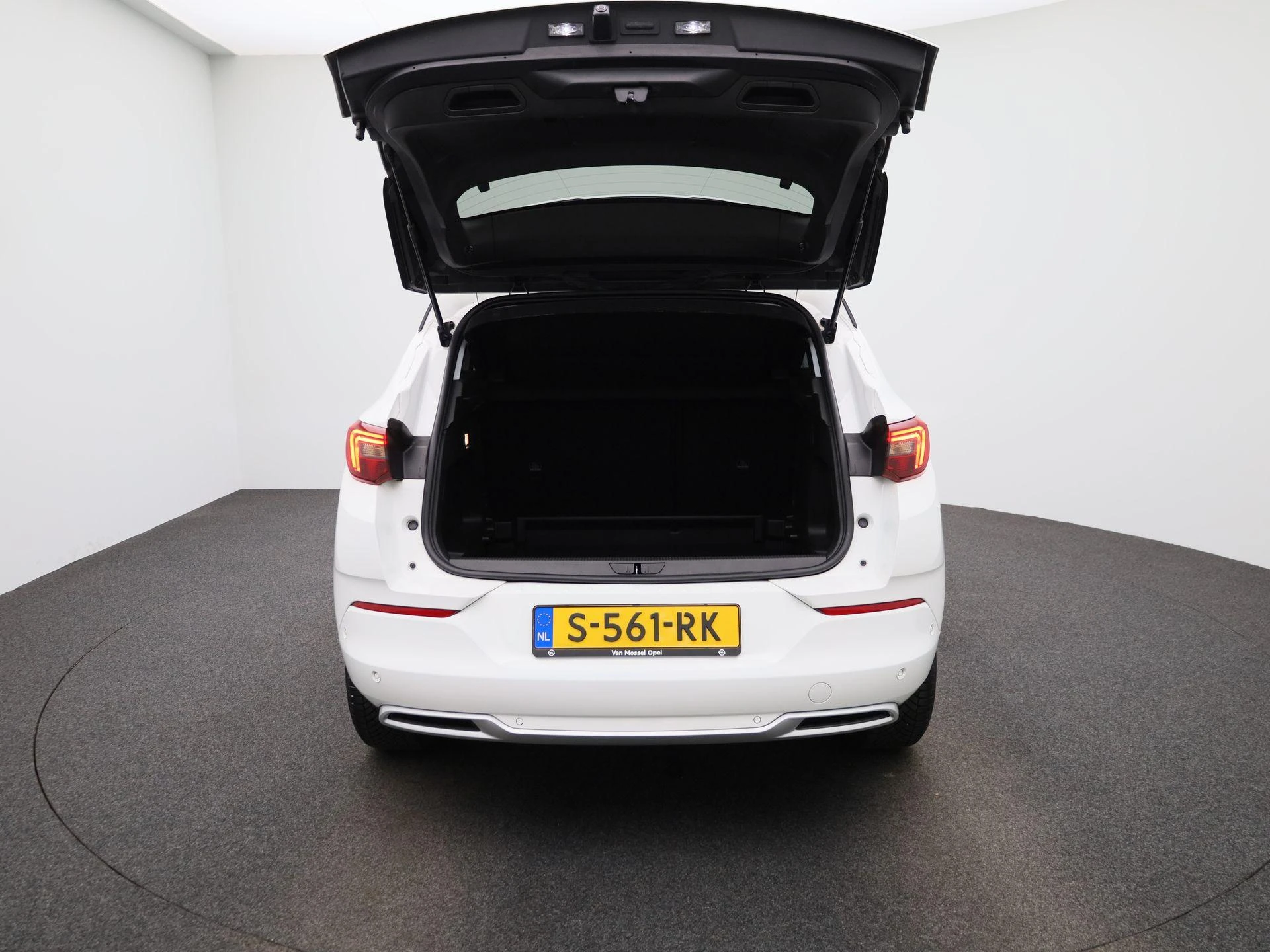 Opel-Grandland-image-10