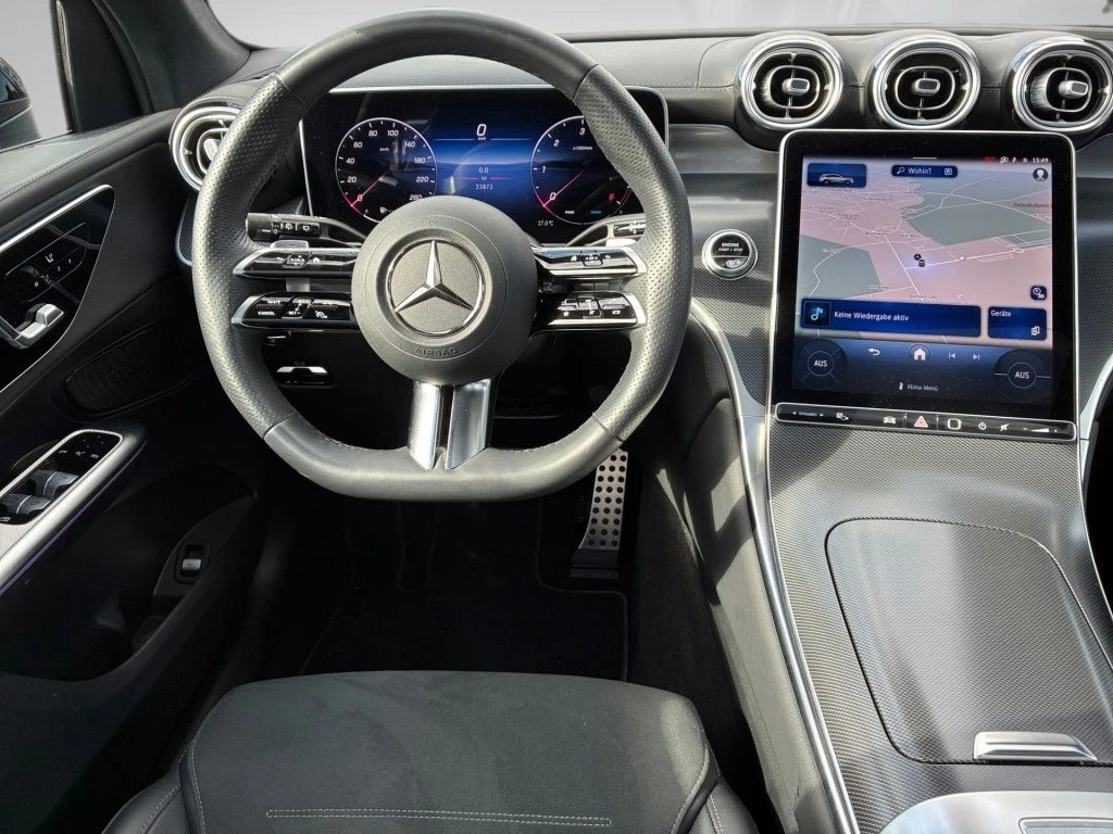 Mercedes-Benz-GLC 220 d-image-10
