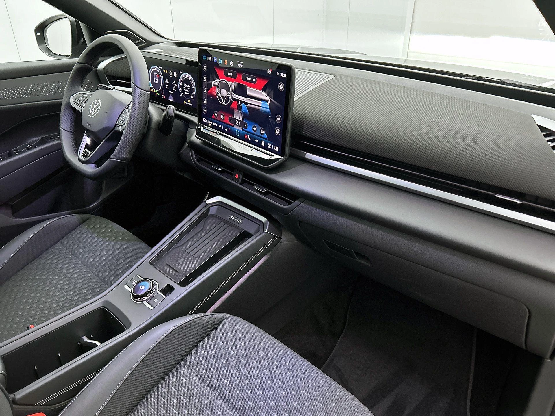 Volkswagen-T-Roc-image-25