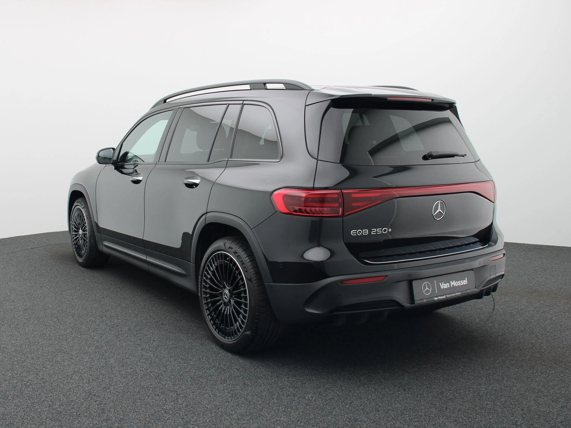 Mercedes-Benz EQB 250+ Star Edition + BURMESTER + HEAD UP + PANORAMISCH DAK +