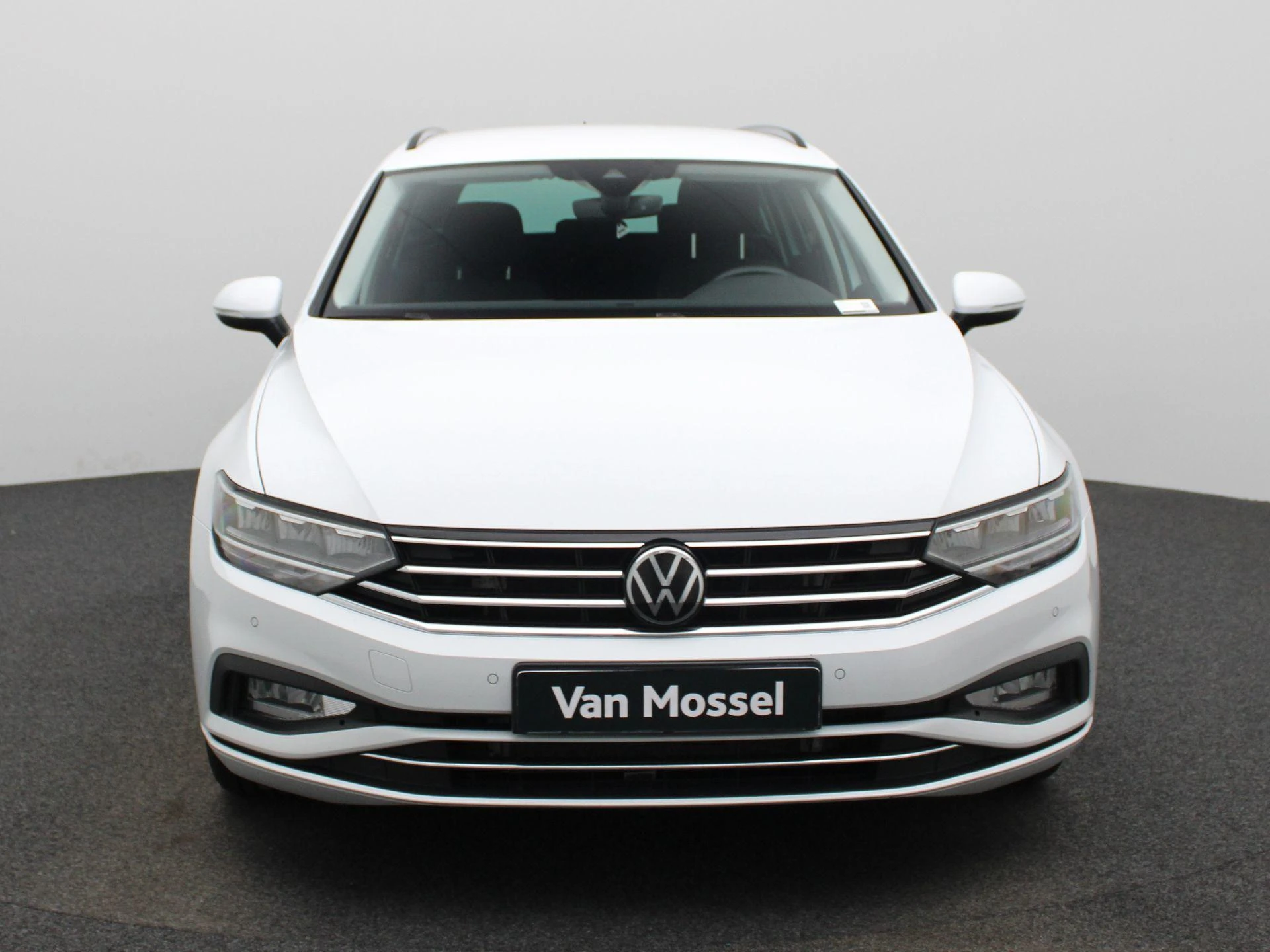 Volkswagen-Passat-image-2