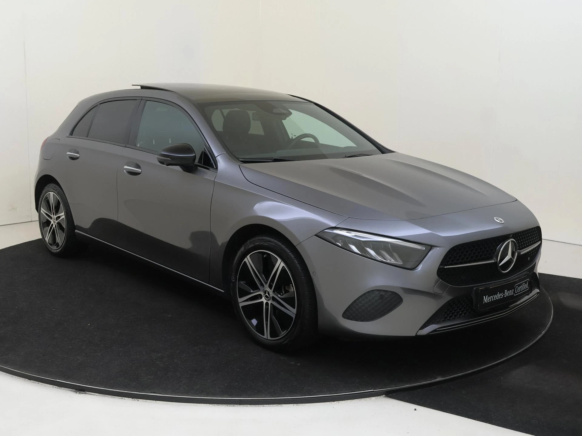 Mercedes-Benz-A-Klasse-image-1