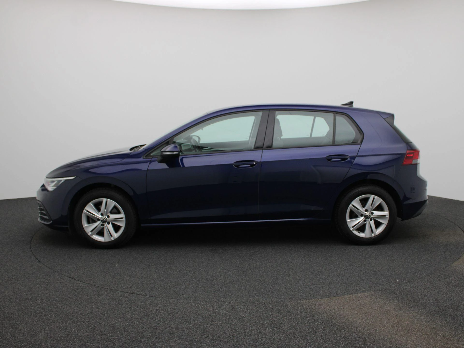 Volkswagen-Golf-image-3