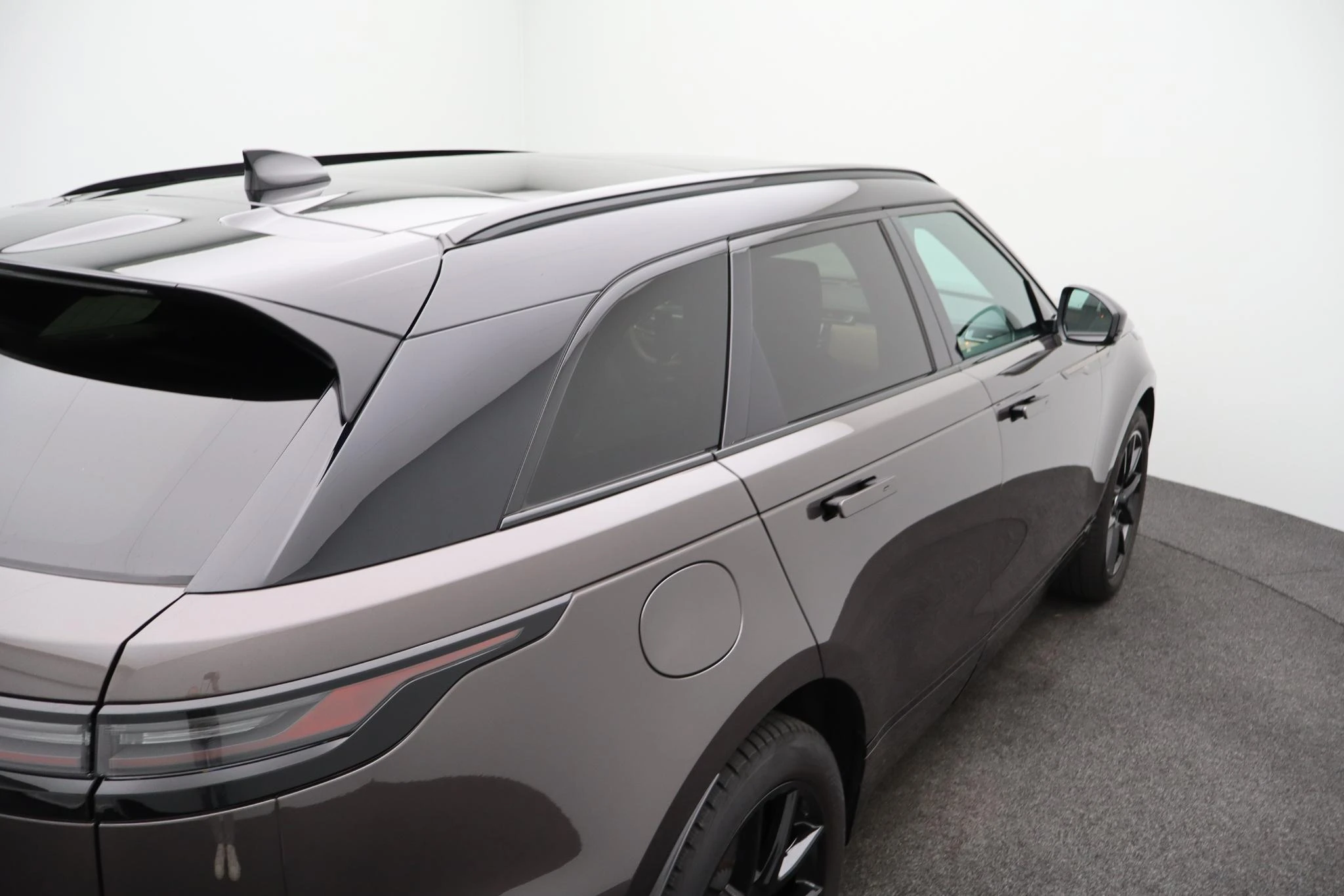 Land Rover-Range Rover Velar-image-47