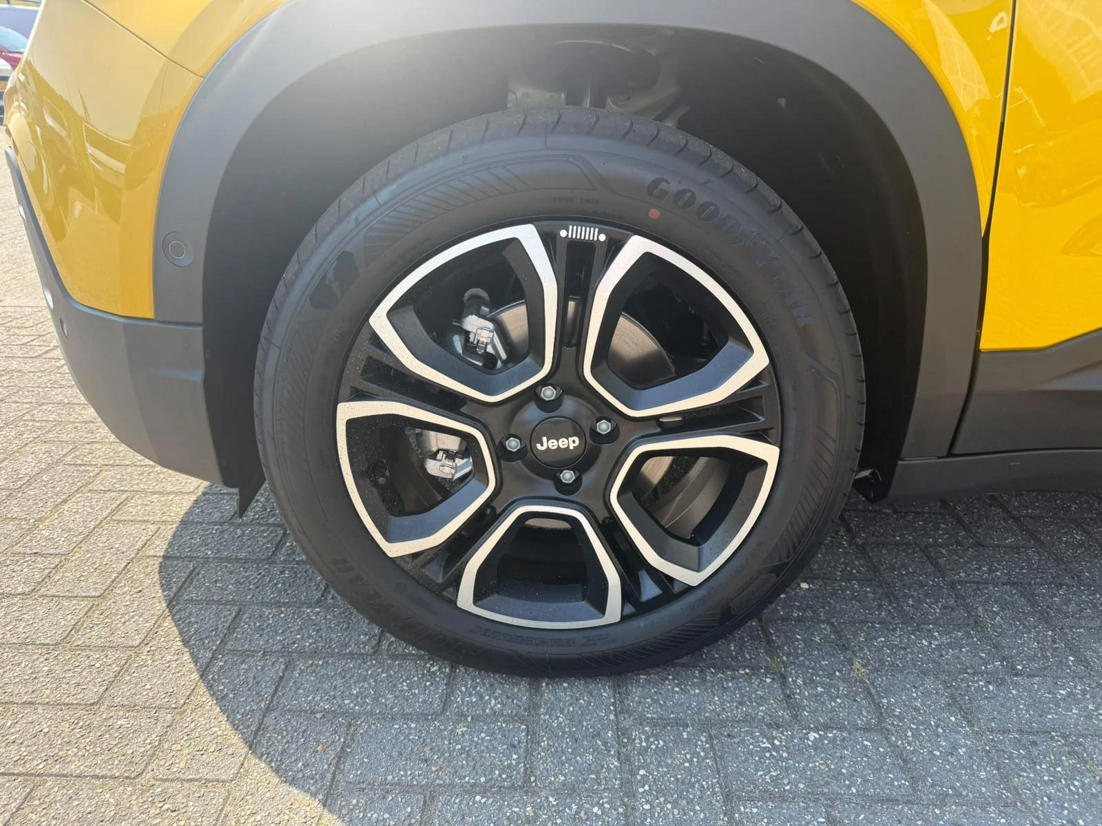 Jeep Avenger 1.2 e-Hybrid Summit