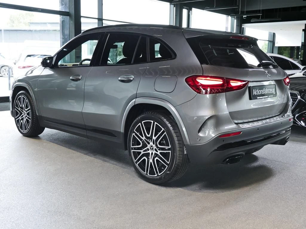 Mercedes-Benz-GLA 200 d-image-4