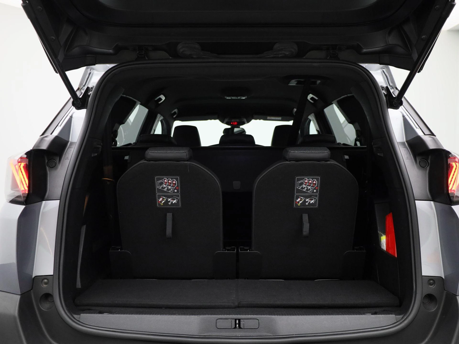 Peugeot-5008-image-14
