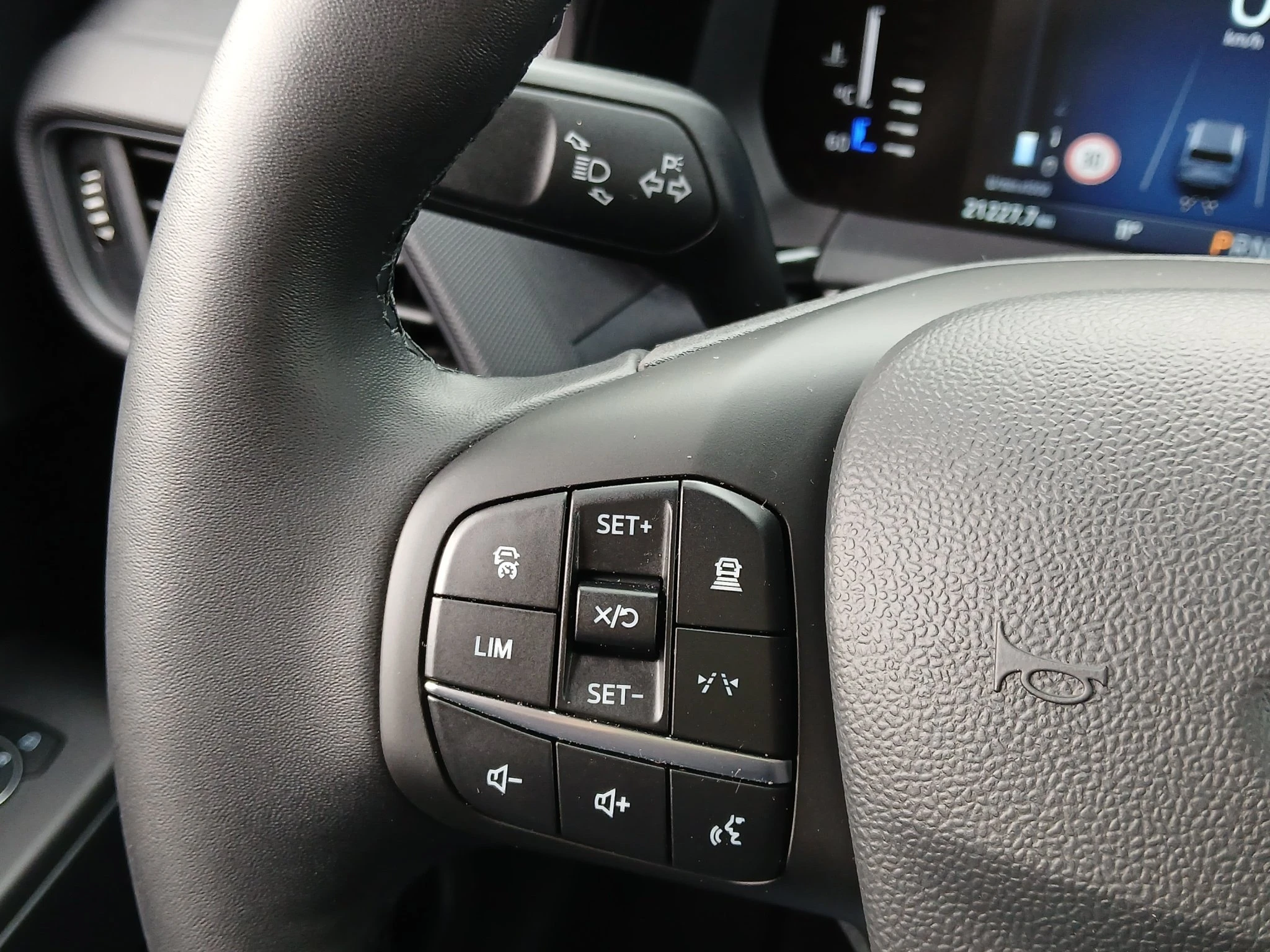 Ford-Tourneo Courier-image-22