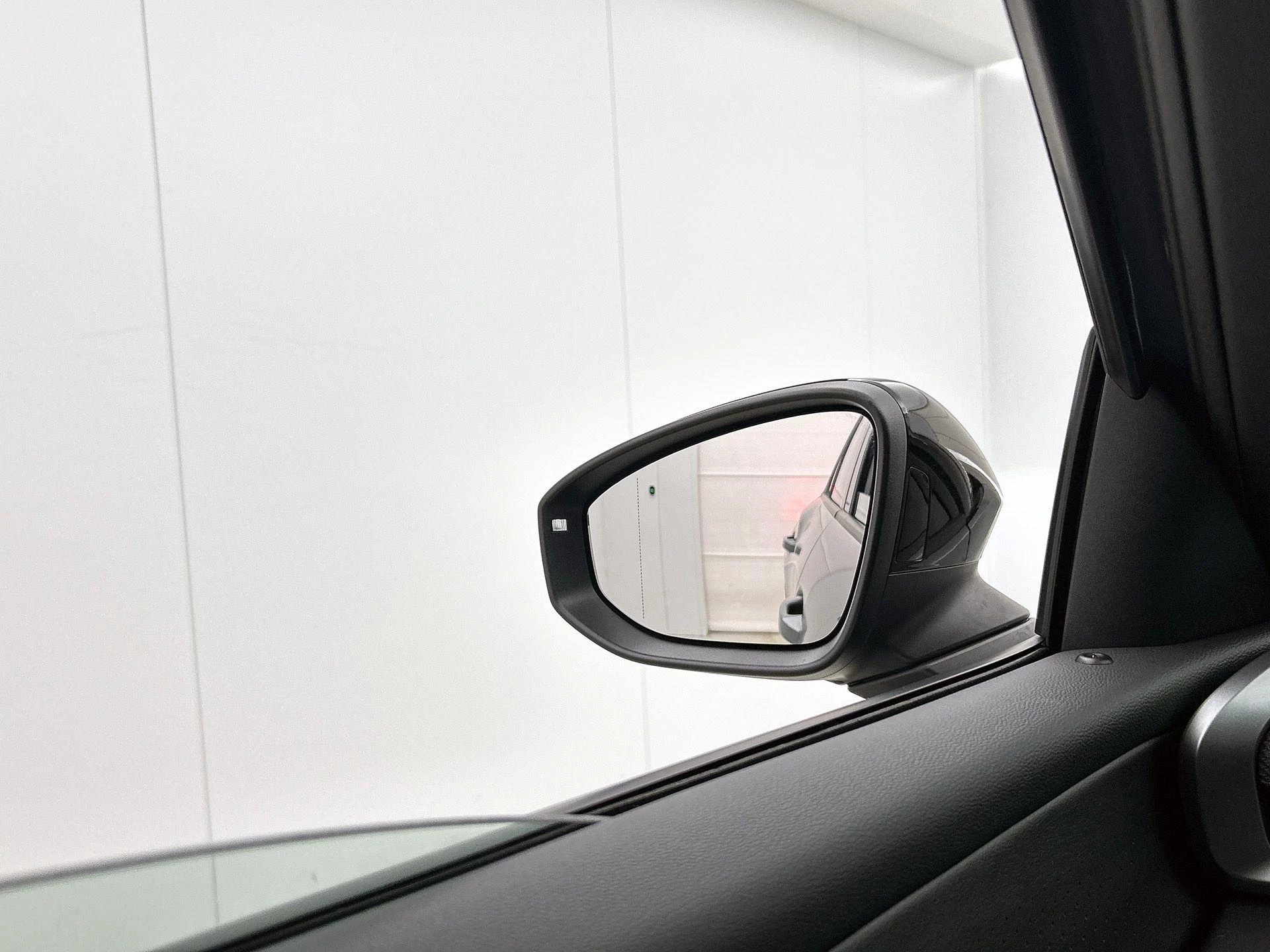 Volkswagen T-Roc 1.5 eTsi Style First Edition 116 PK Automaat