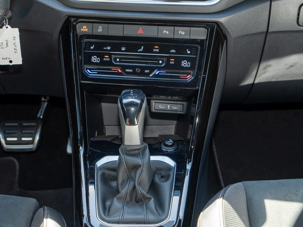 Volkswagen-T-Roc-image-9