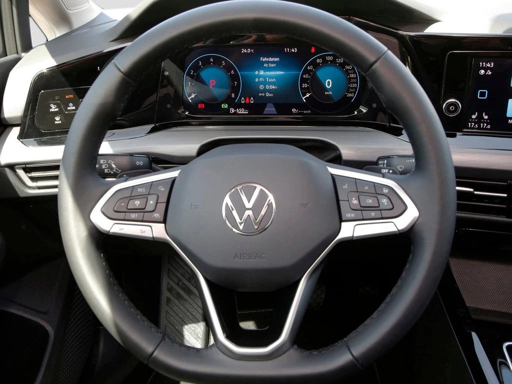 Volkswagen Golf VIII 1.5 eTSI Style 17" AppC.+VC ACC LED RFK+PDC SHZ