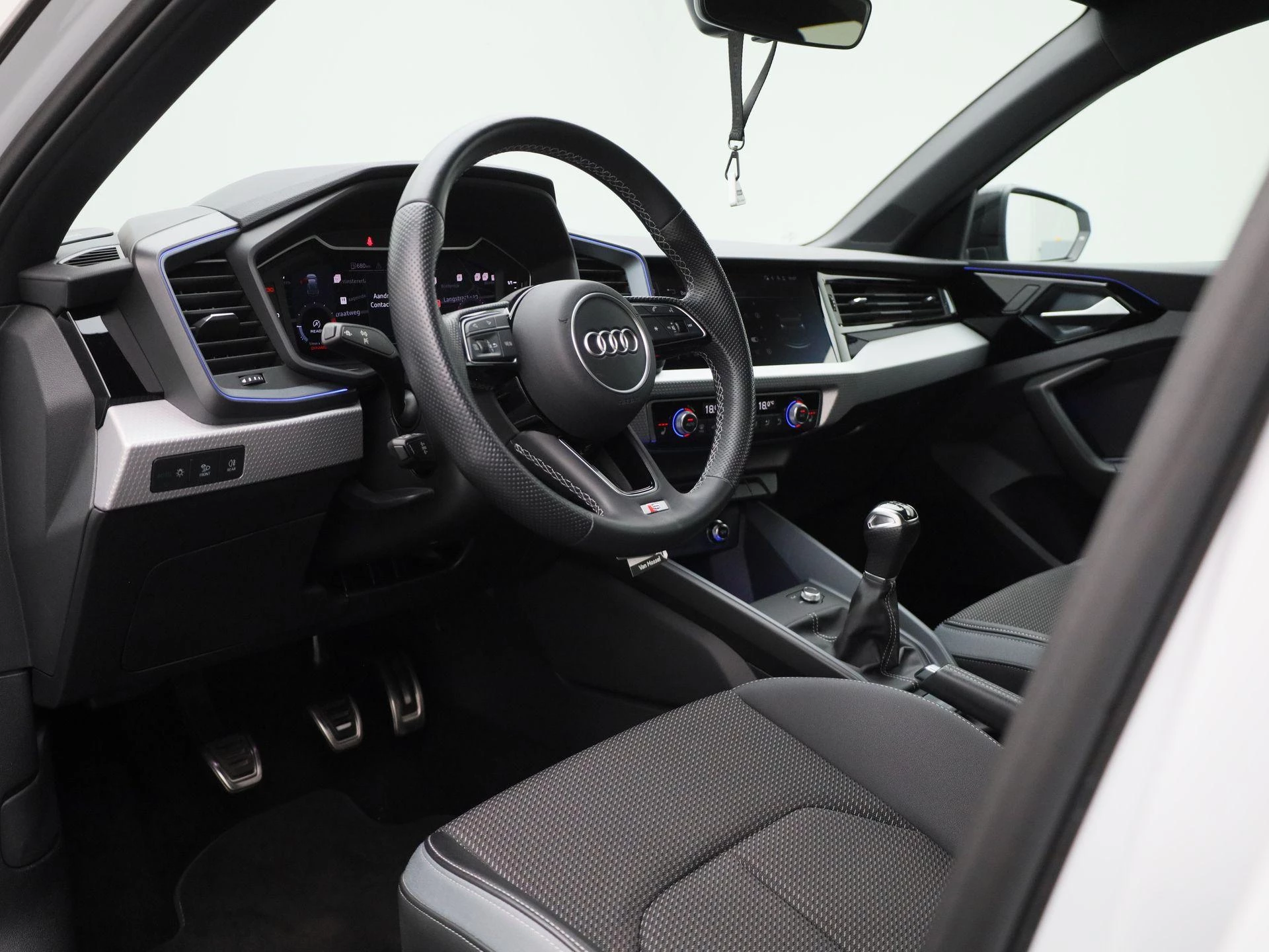 Audi-A1 Sportback-image-34