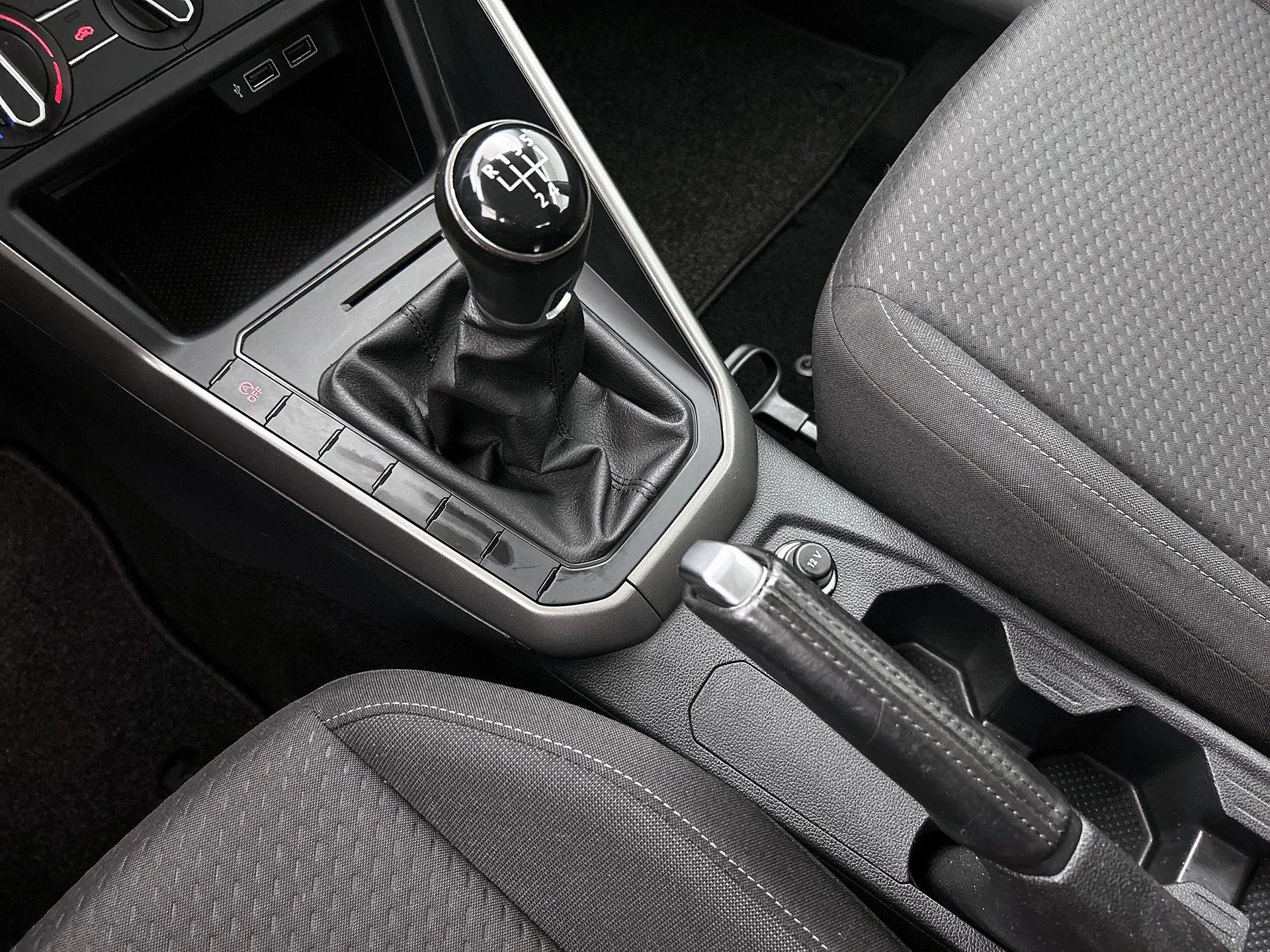 Volkswagen-Polo-image-11