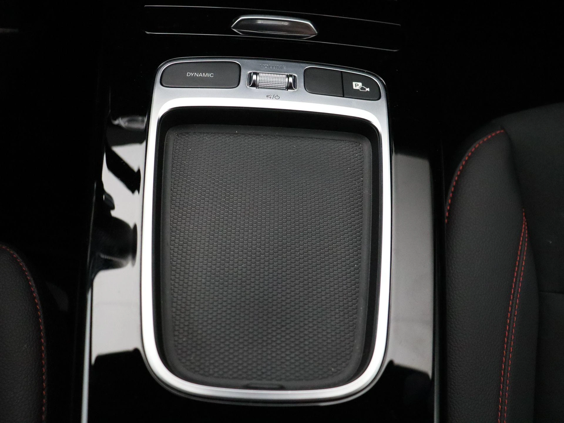 Mercedes-Benz-CLA-image-18