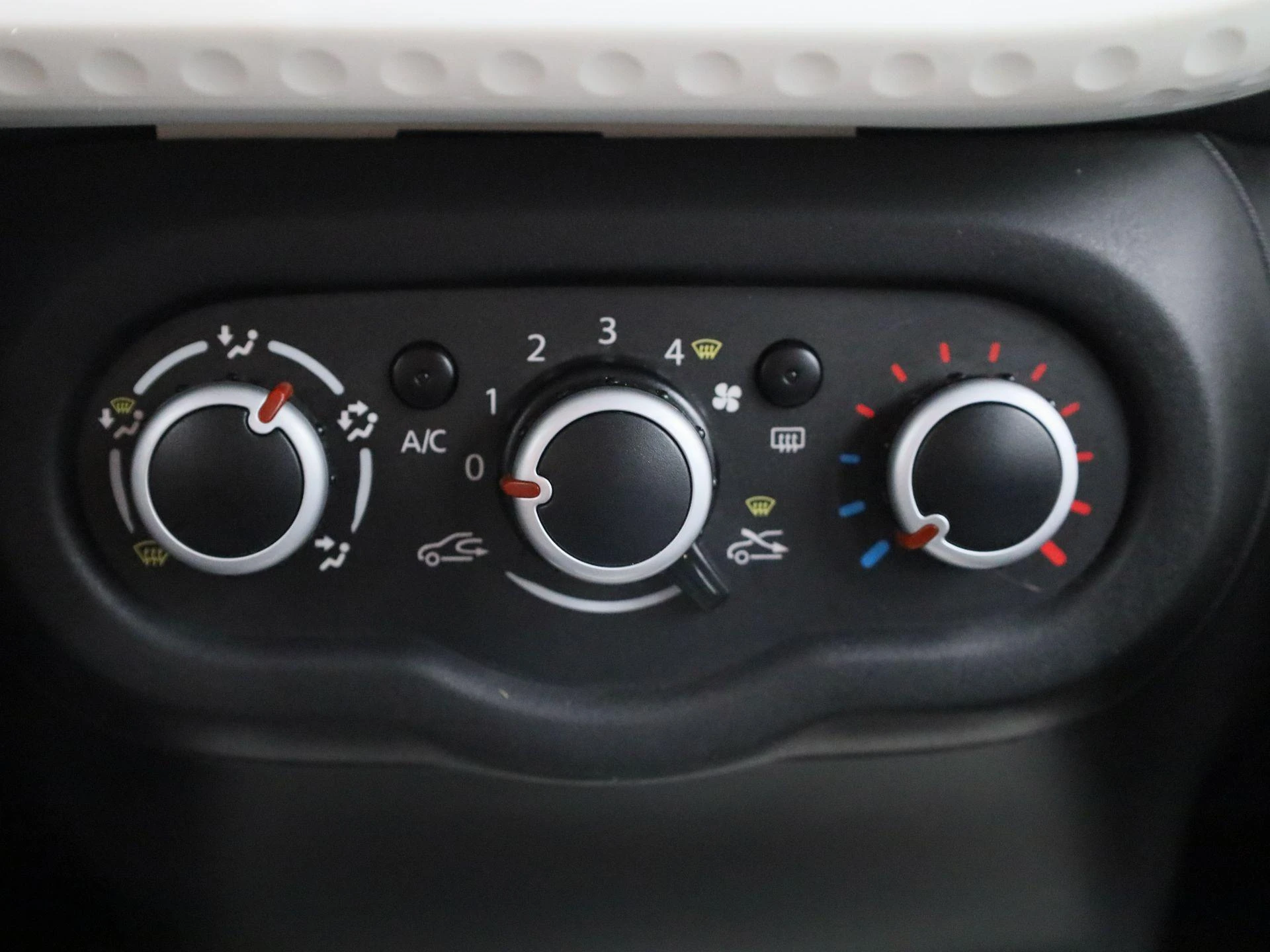 Renault-Twingo-image-16