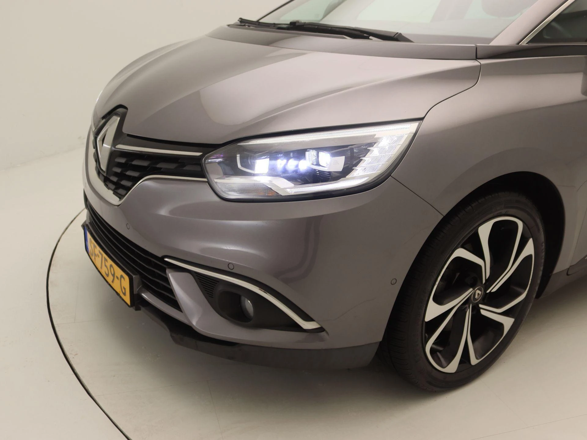Renault-Scénic-image-14