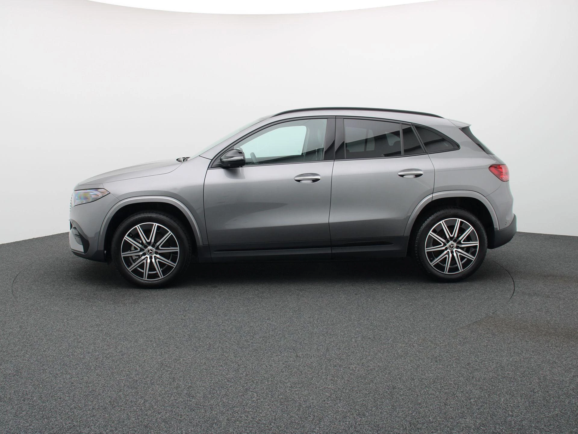 Mercedes-Benz EQA 250+ Star Edition + PANORAMISCH DAK + BURMESTER + HEAD UP + CARPLAY