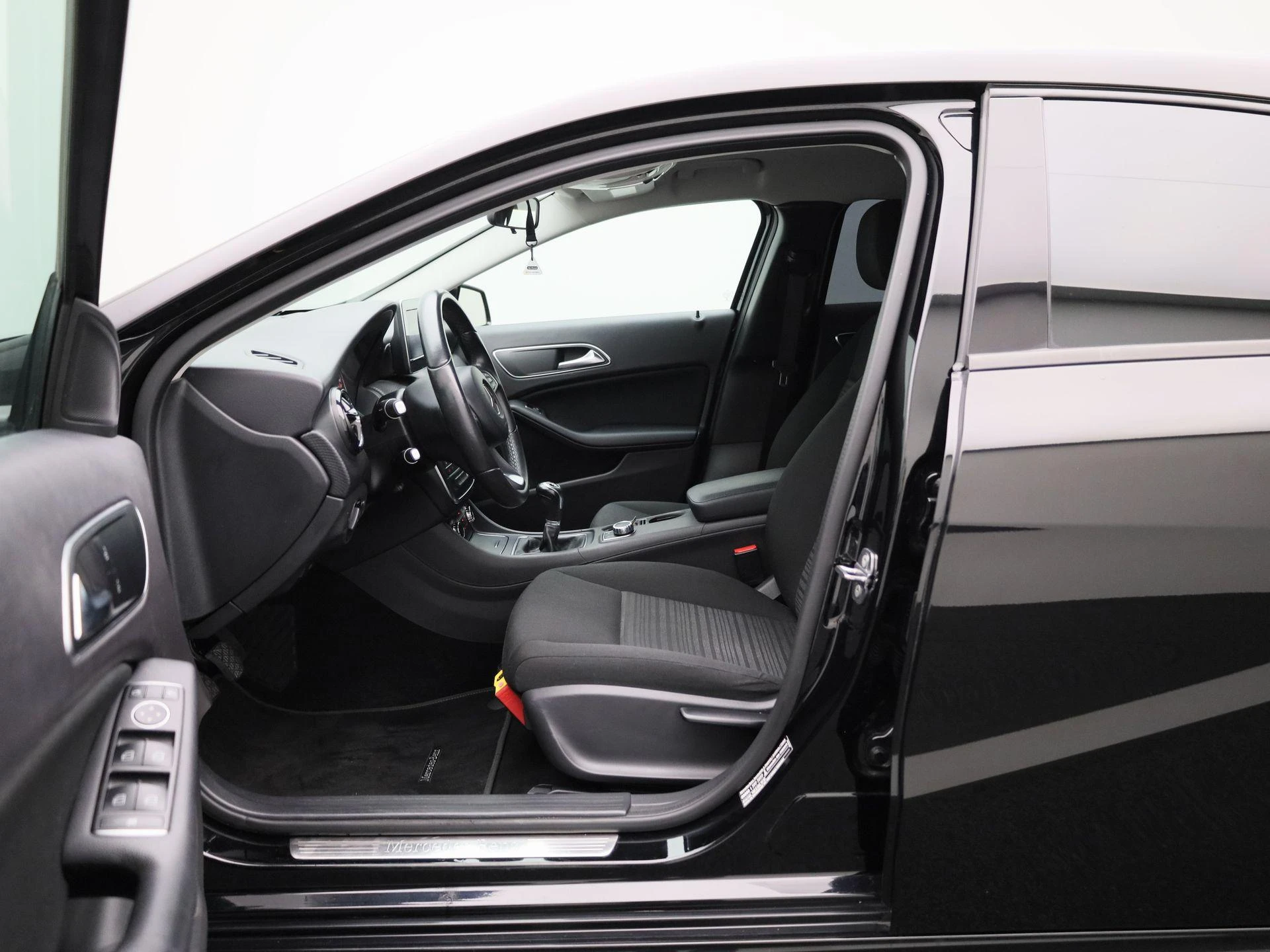 Mercedes-Benz-A-Klasse-image-8