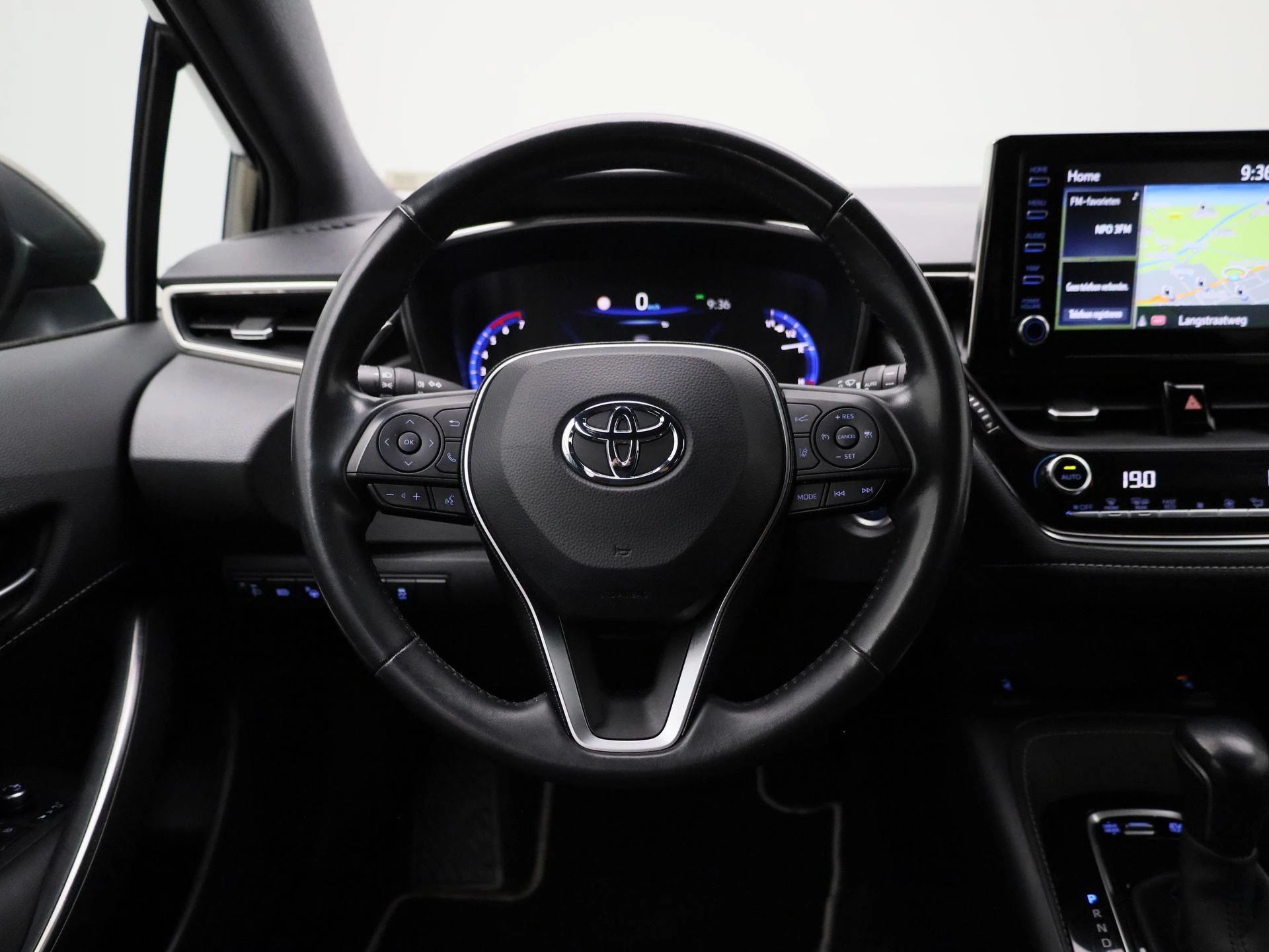Toyota Corolla Touring Sports 1.8 Hybrid Business Intro
