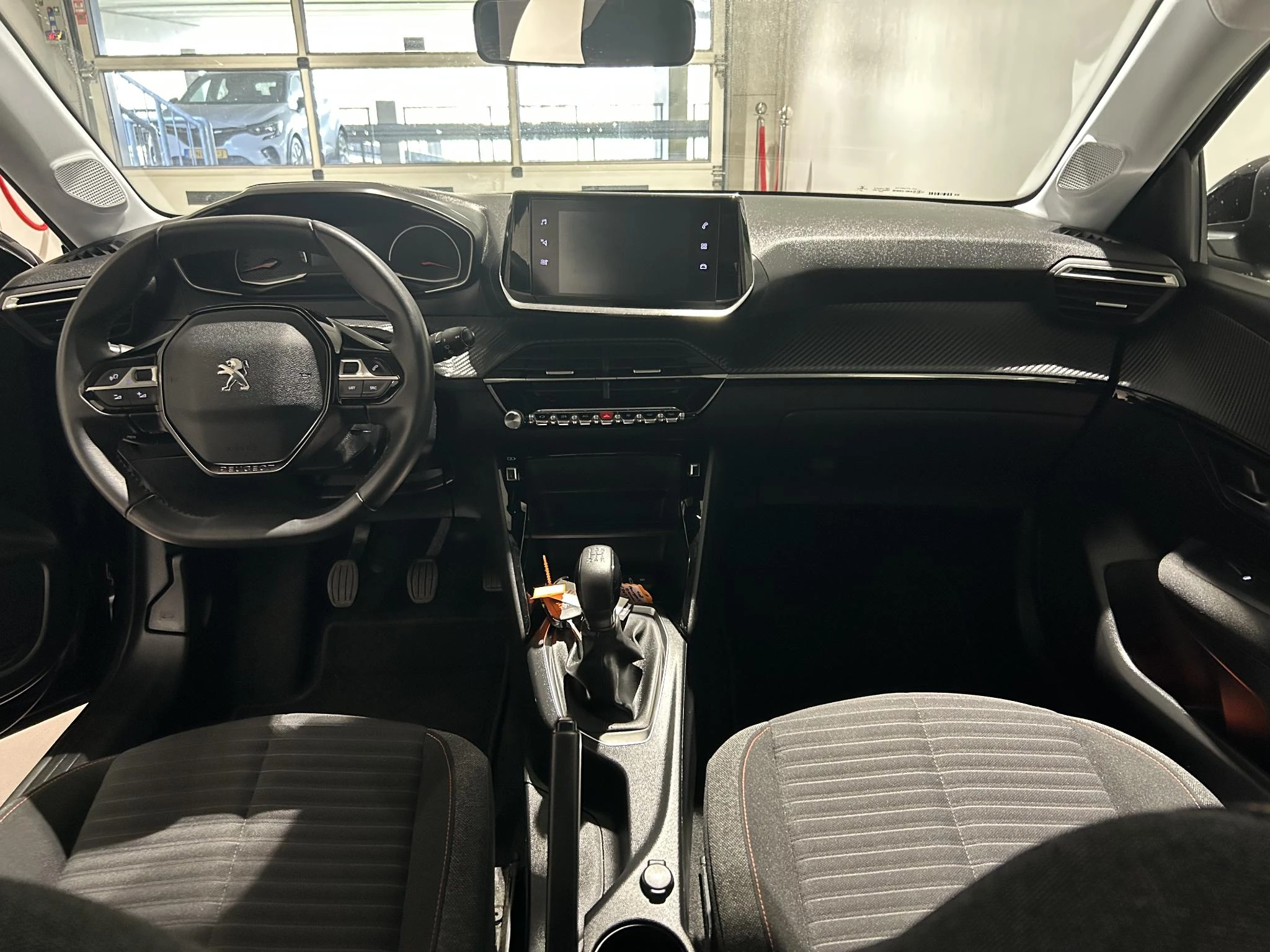 Peugeot-208-image-14