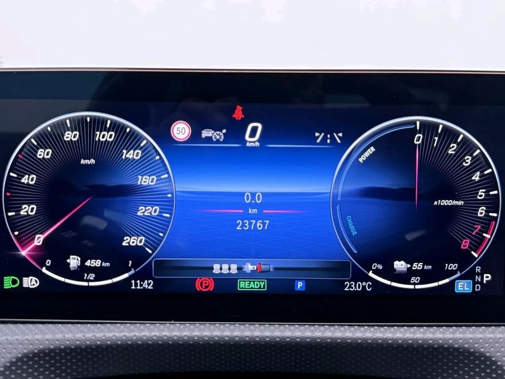 Mercedes-Benz-CLA-image-1