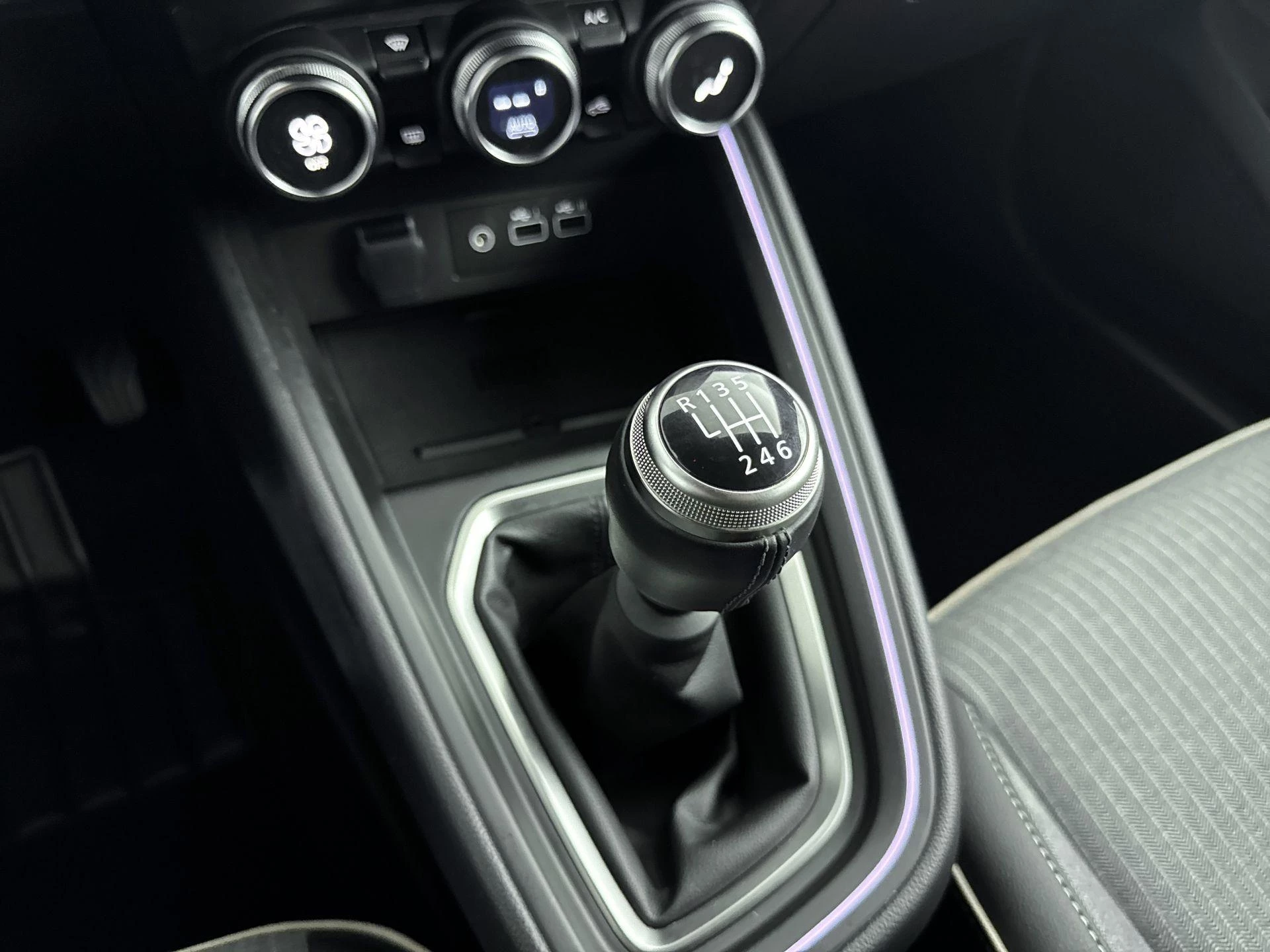 Renault-Clio-image-15