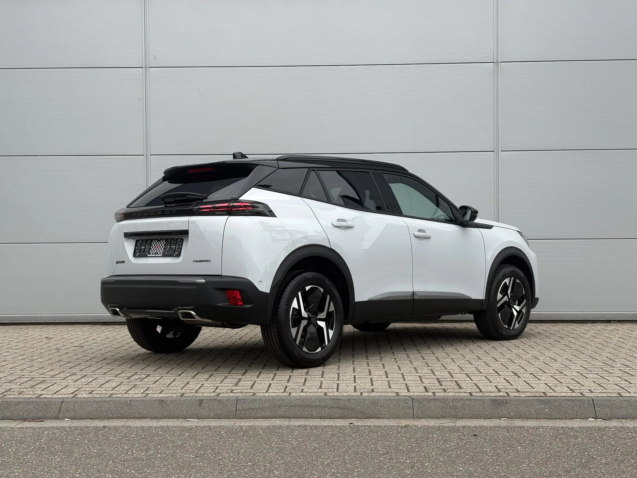 Peugeot 2008 1.2 Hybrid 145 GT