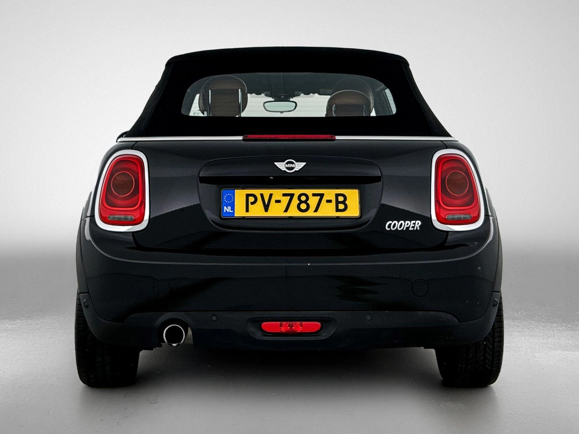 MINI-Cooper Cabrio-image-2